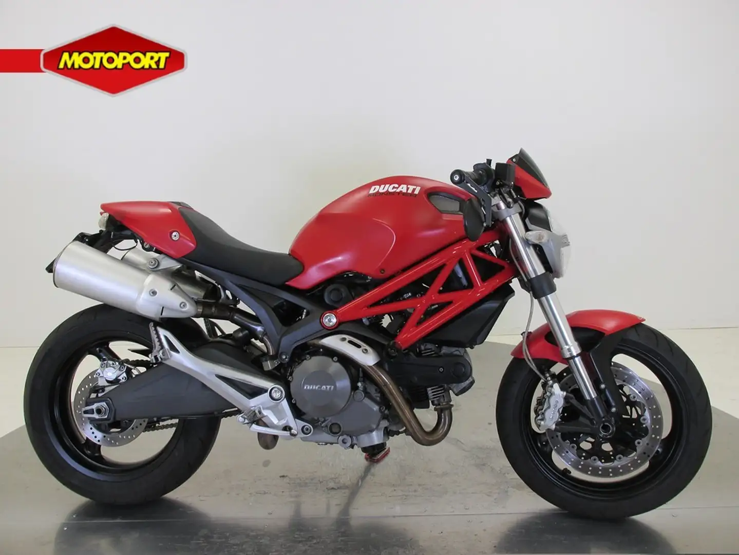 Ducati M696 Rosso - 1