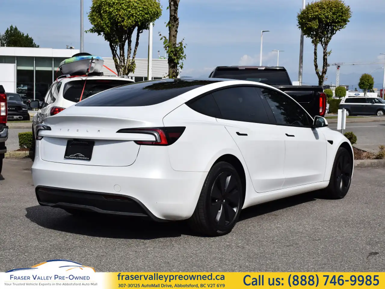 Tesla Model 3 снимка Tesla Model 3