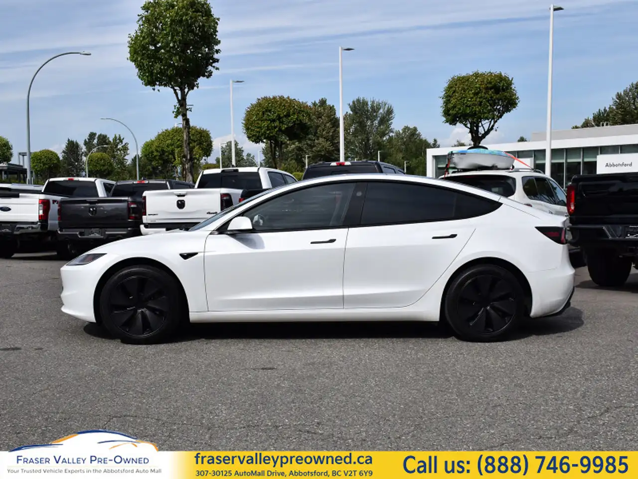 Tesla Model 3 снимка Tesla Model 3