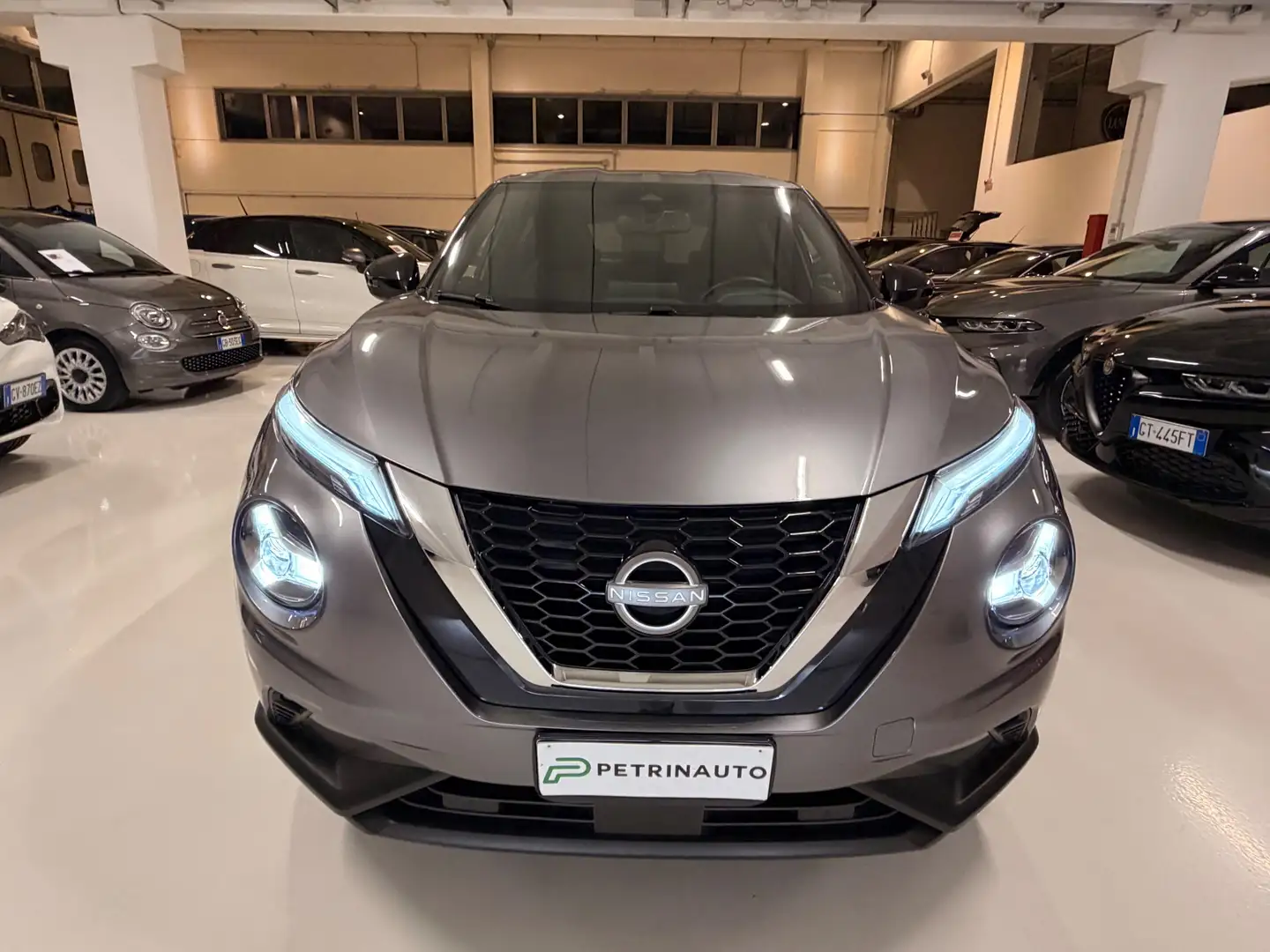 Nissan Juke 1.0 DIG-T 114 CV N-Connecta Gris - 2