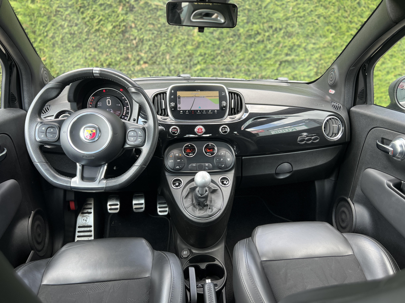 Abarth 595C Scorpione Oro 165 PK — photo 12