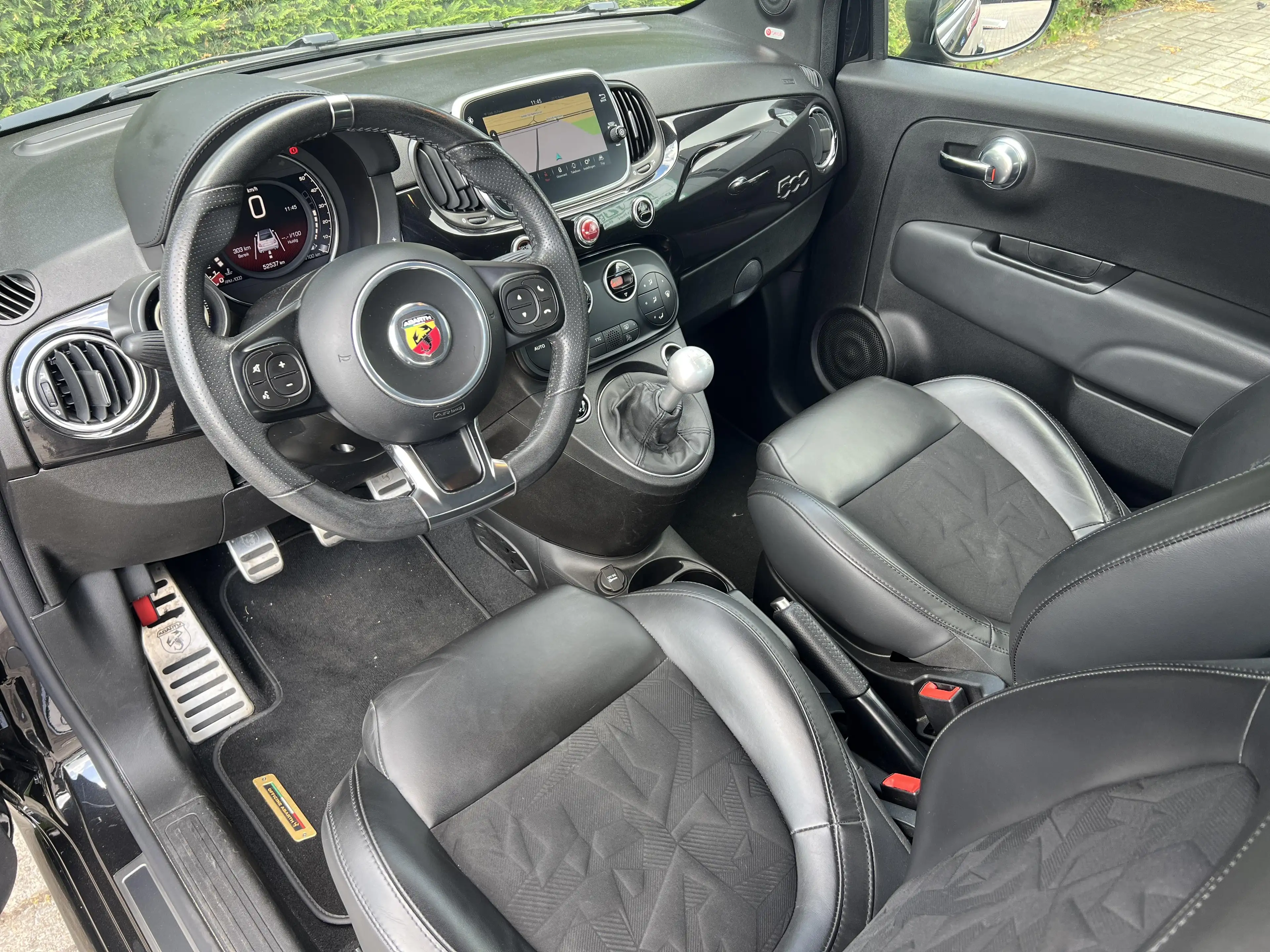 Abarth 595C Scorpione Oro 165 PK — photo 11