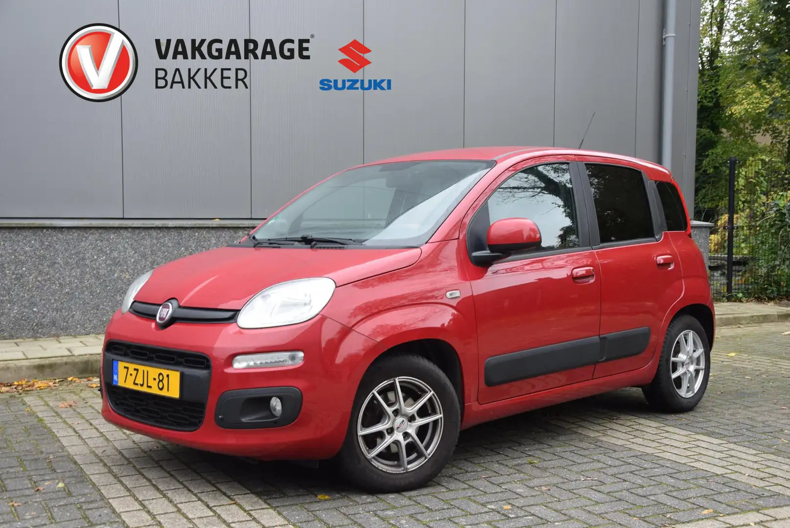 Fiat Panda 0.9 TwinAir Lounge | Dealer onderhouden | Trekhaak Rood - 1