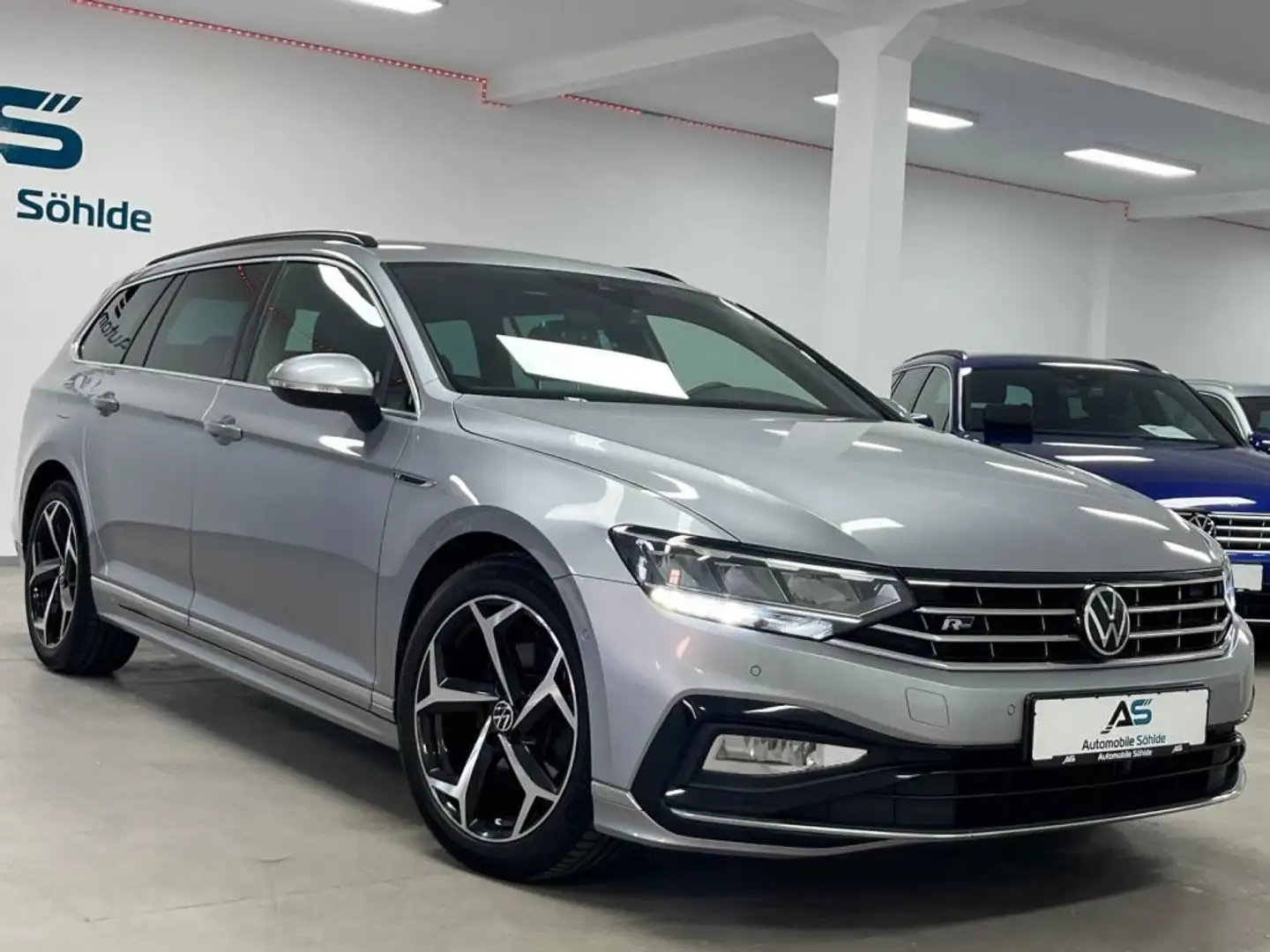 Volkswagen Passat 2.0 TDi DSG R-line Navi/leder/LED/AHK/Kam Silber - 1