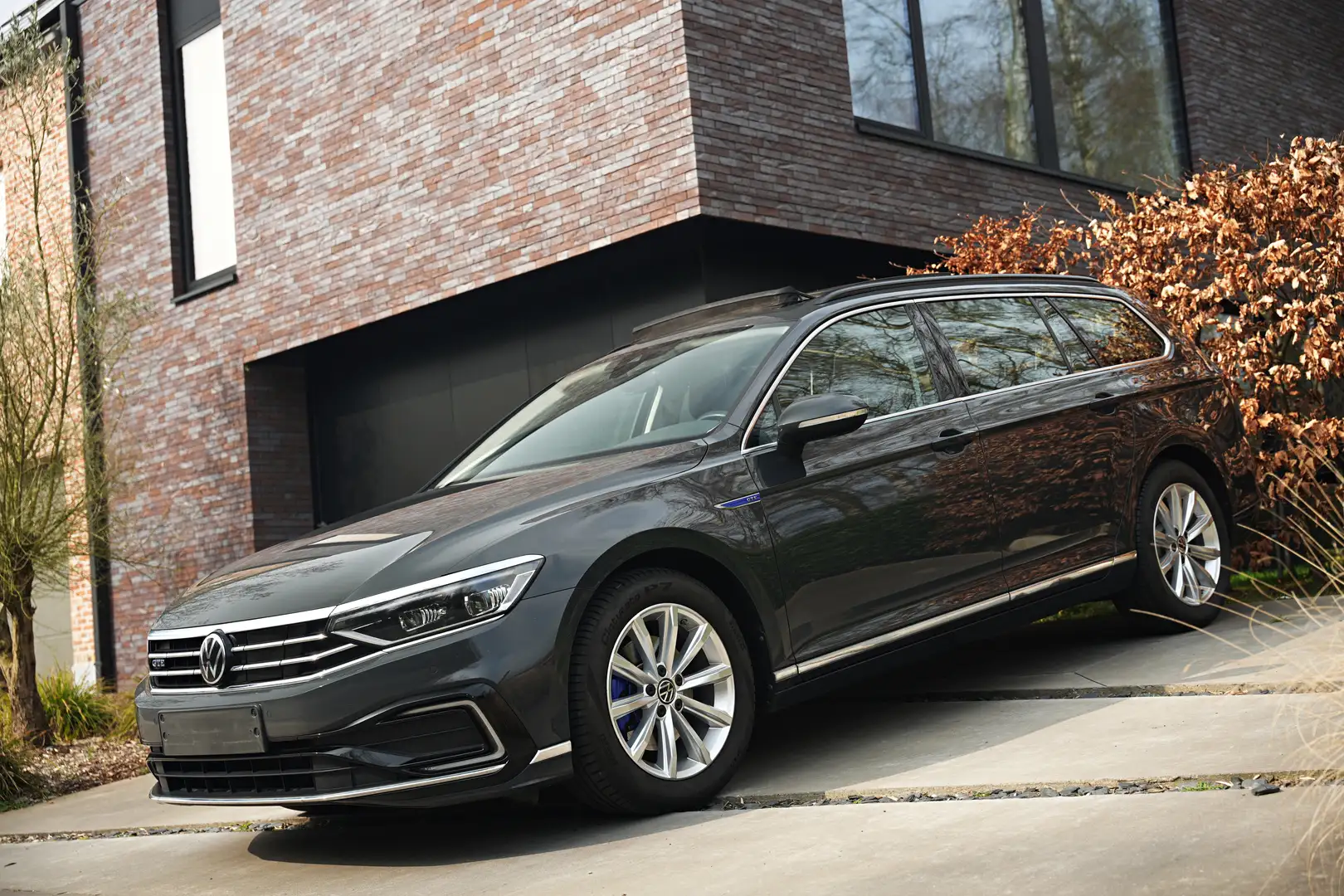 Volkswagen Passat Variant GTE eHybrid Business FULL PANO/LED/VirtualDash Grijs - 1
