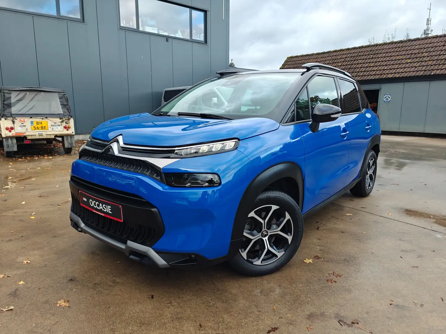 Citroen C3 Aircross 1.2 PureTech 130 EAT6 Shine - Automaat - Trekhaak Bleu - 1