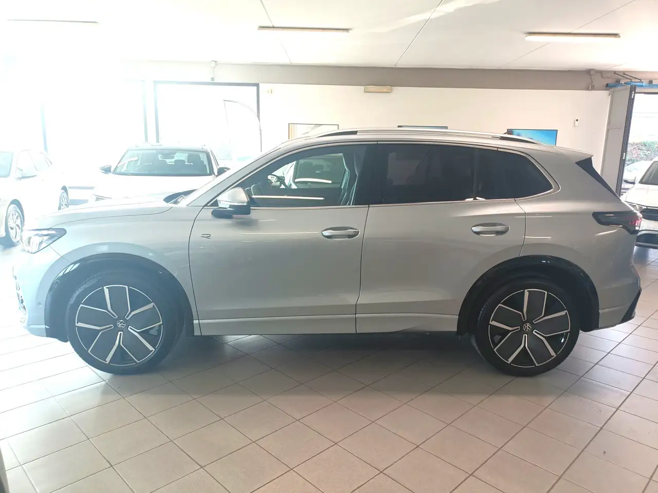 Volkswagen Tiguan Tiguan 1.5 etsi R-Line 150cv dsg 8