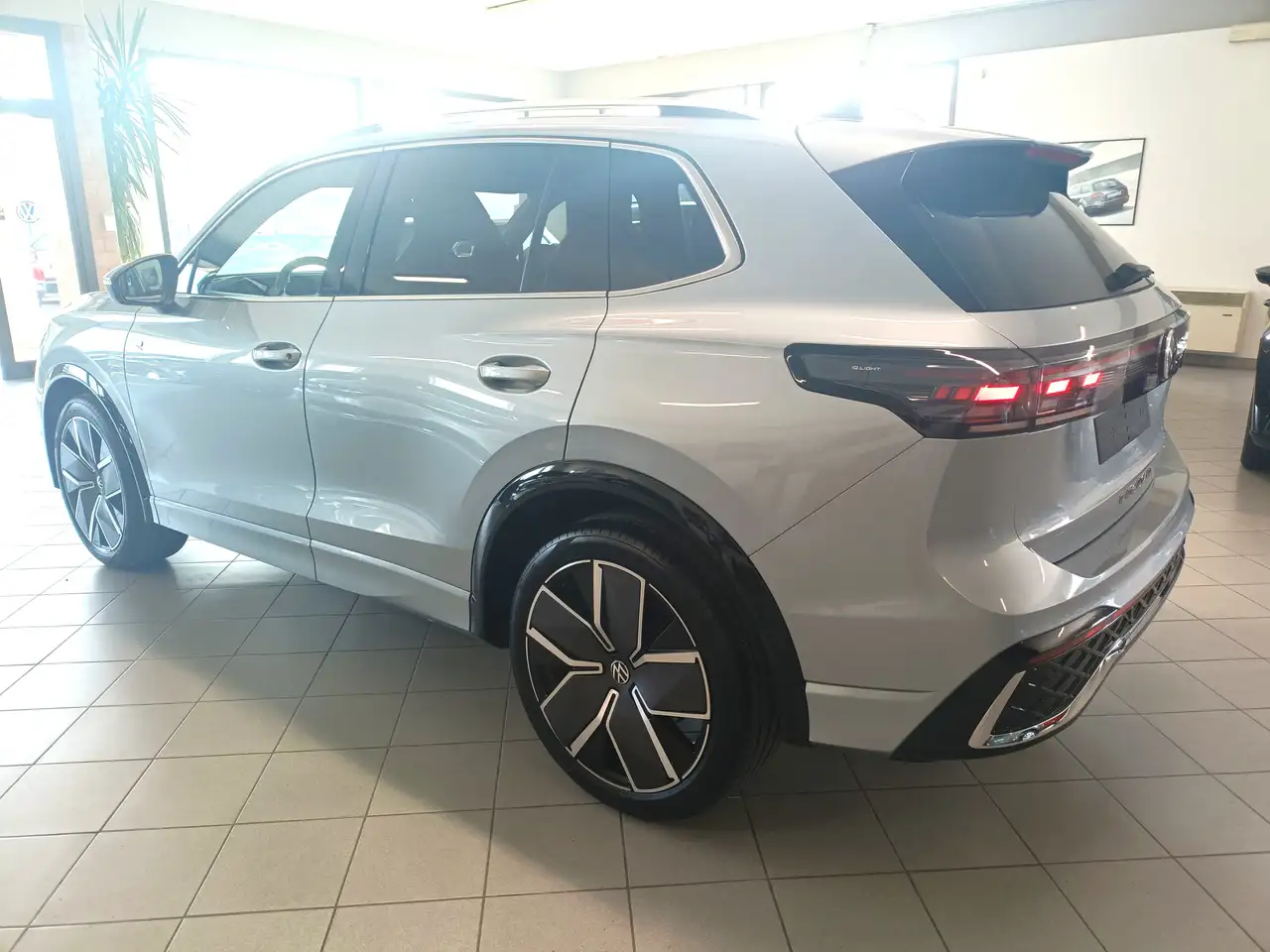 Volkswagen Tiguan Tiguan 1.5 etsi R-Line 150cv dsg 7