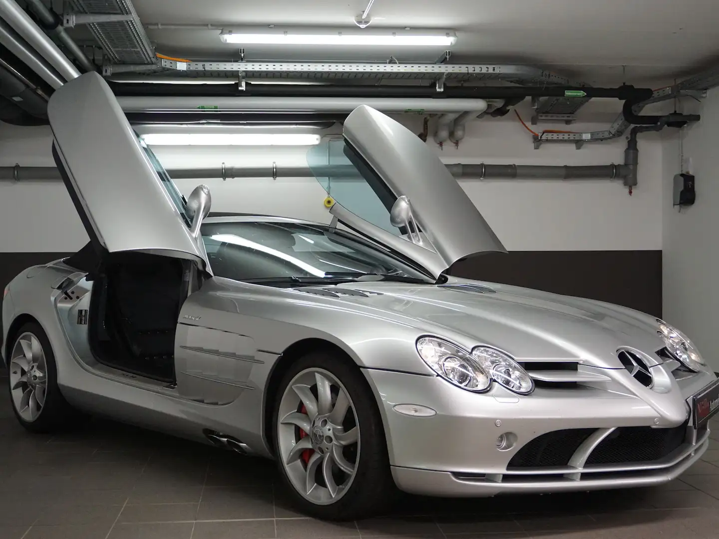 Mercedes-Benz SLR McLaren Roadster BRD 2.Hand Silver - 1