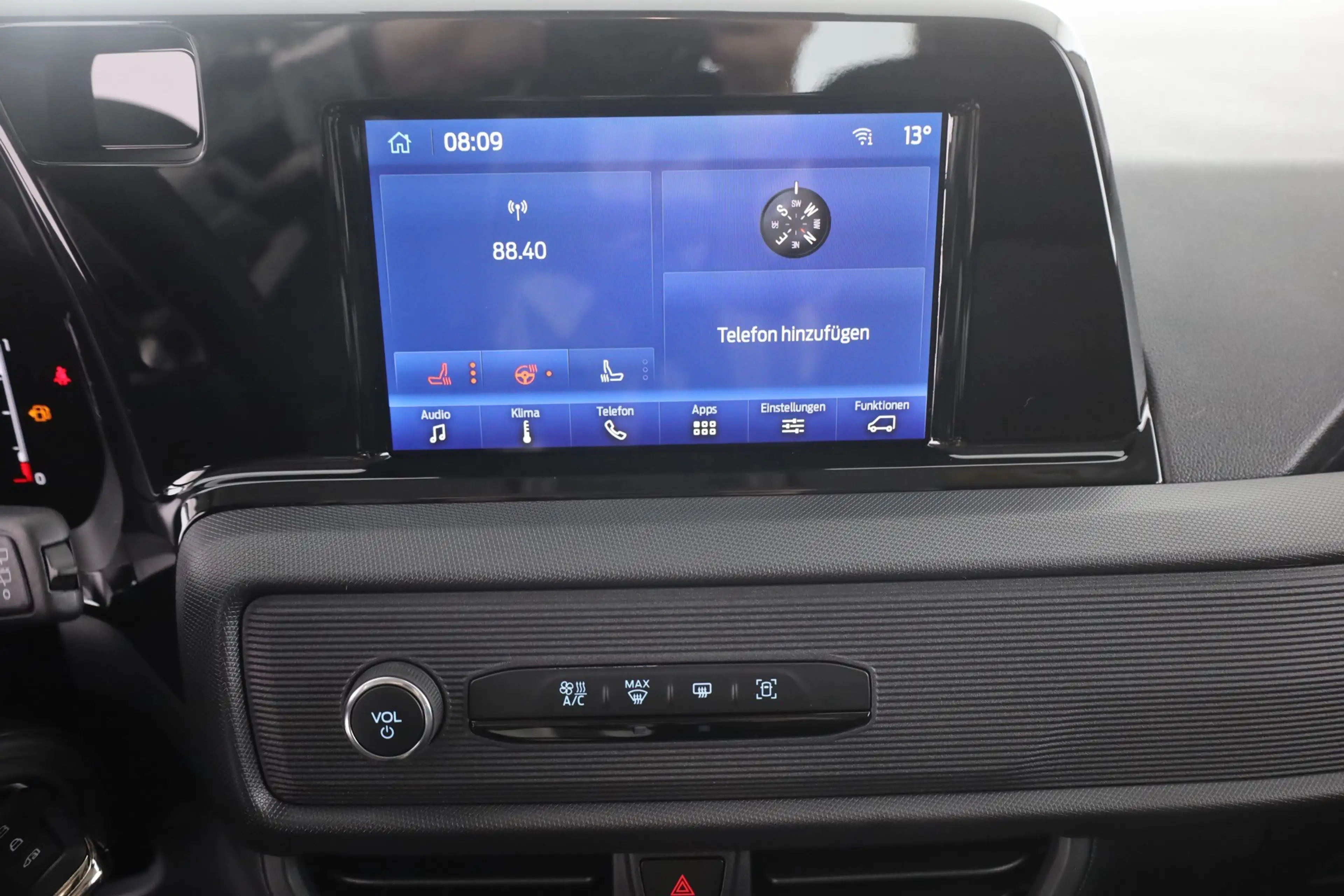 Ford Tourneo Courier Trend 1.0 EB Sitzheizung  Tempomat — photo 11