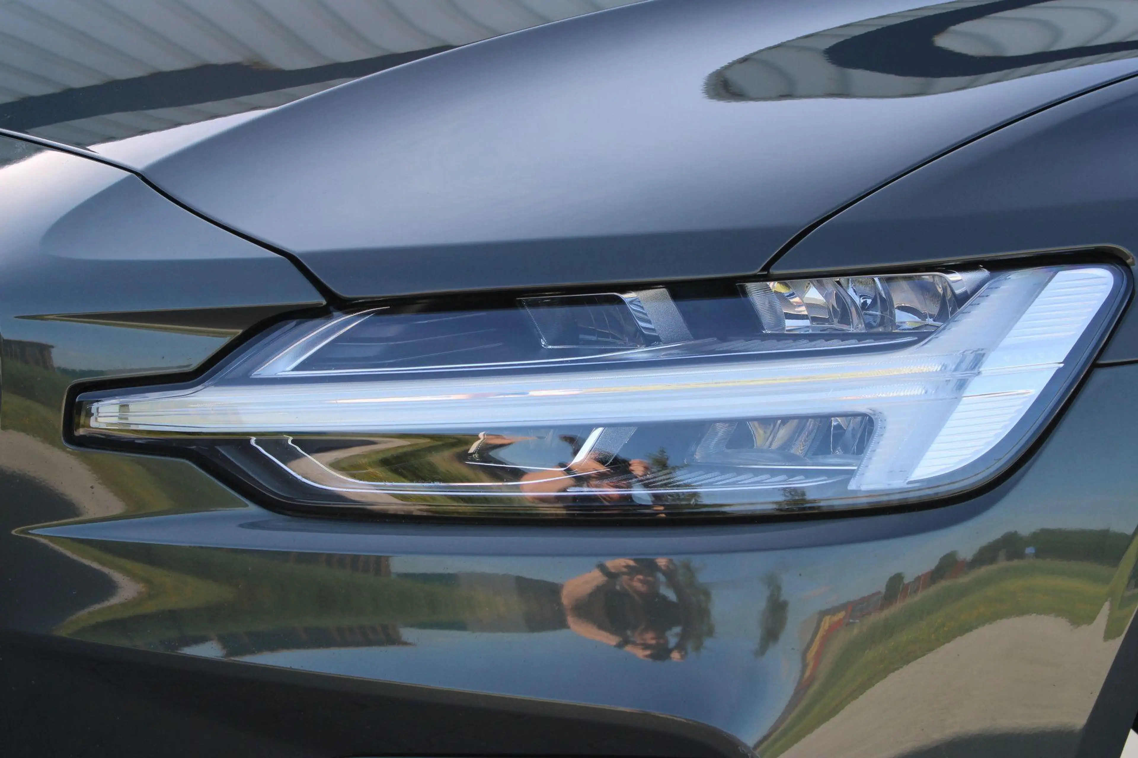 Volvo V60 2.0 T8 Recharge AWD R-Design | Incl. 12 maanden ga — photo 8