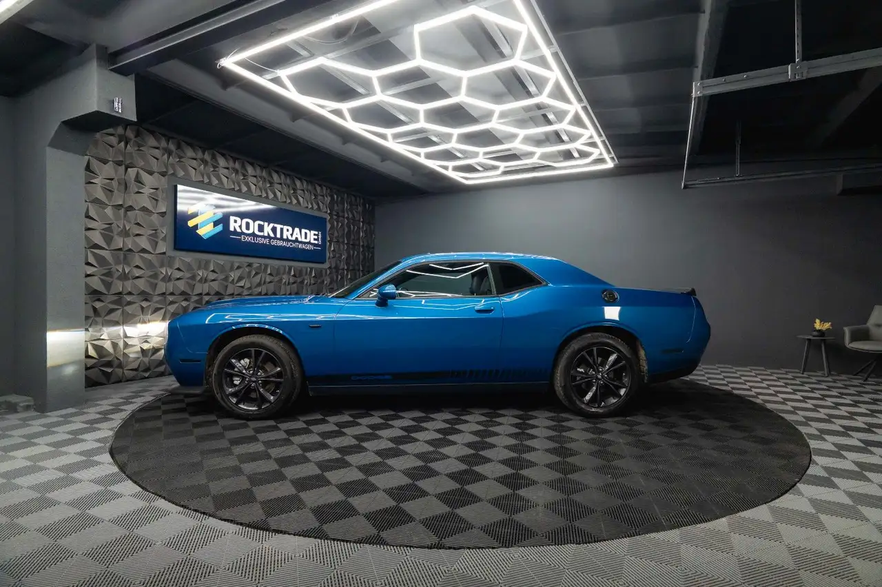 Dodge Challenger 2023 — фото 15