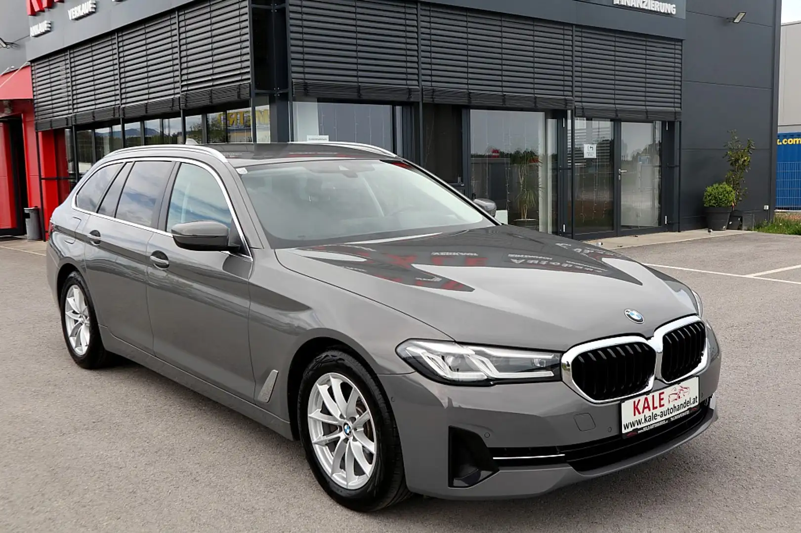 BMW 520 d 48 V Touring Aut.*1.Besitz*LED*Leder/Sport*Navi* Grau - 2