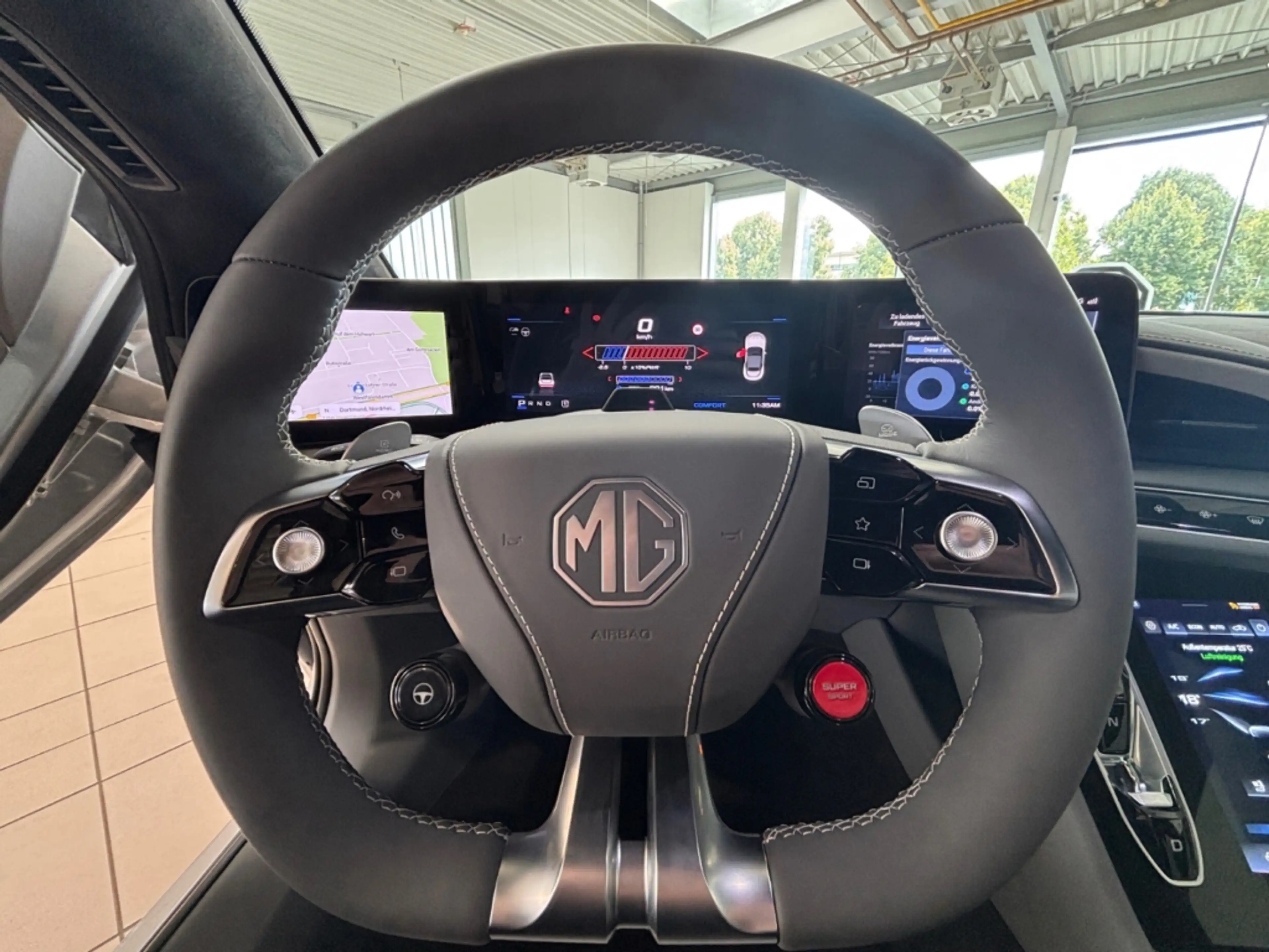 MG Cyberster — photo 11