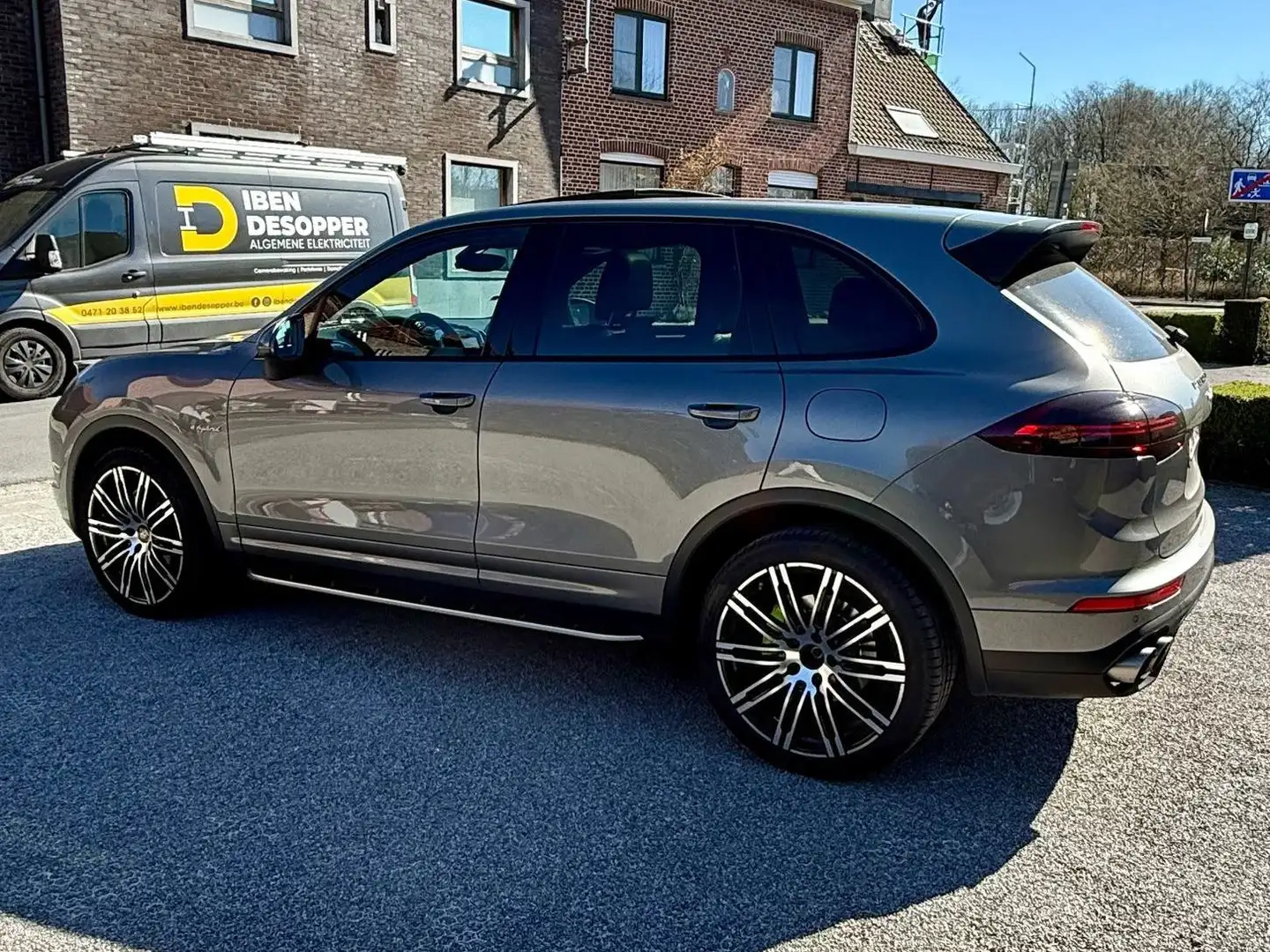 Porsche Cayenne Cayenne S Hybrid Tiptronic S - 1