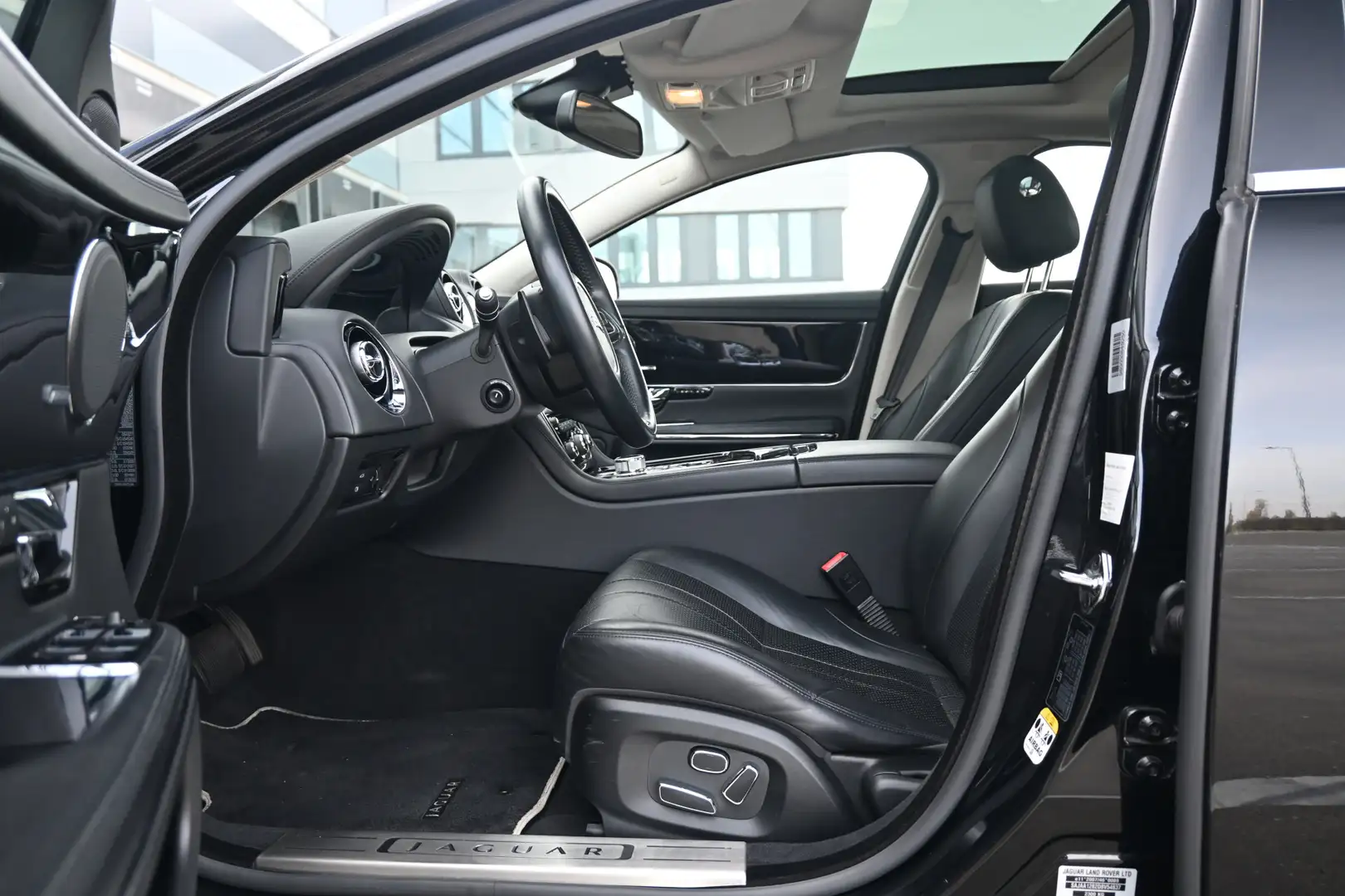 Jaguar XJ 3.0 V6 SC AWD Premium Luxury Noir - 2