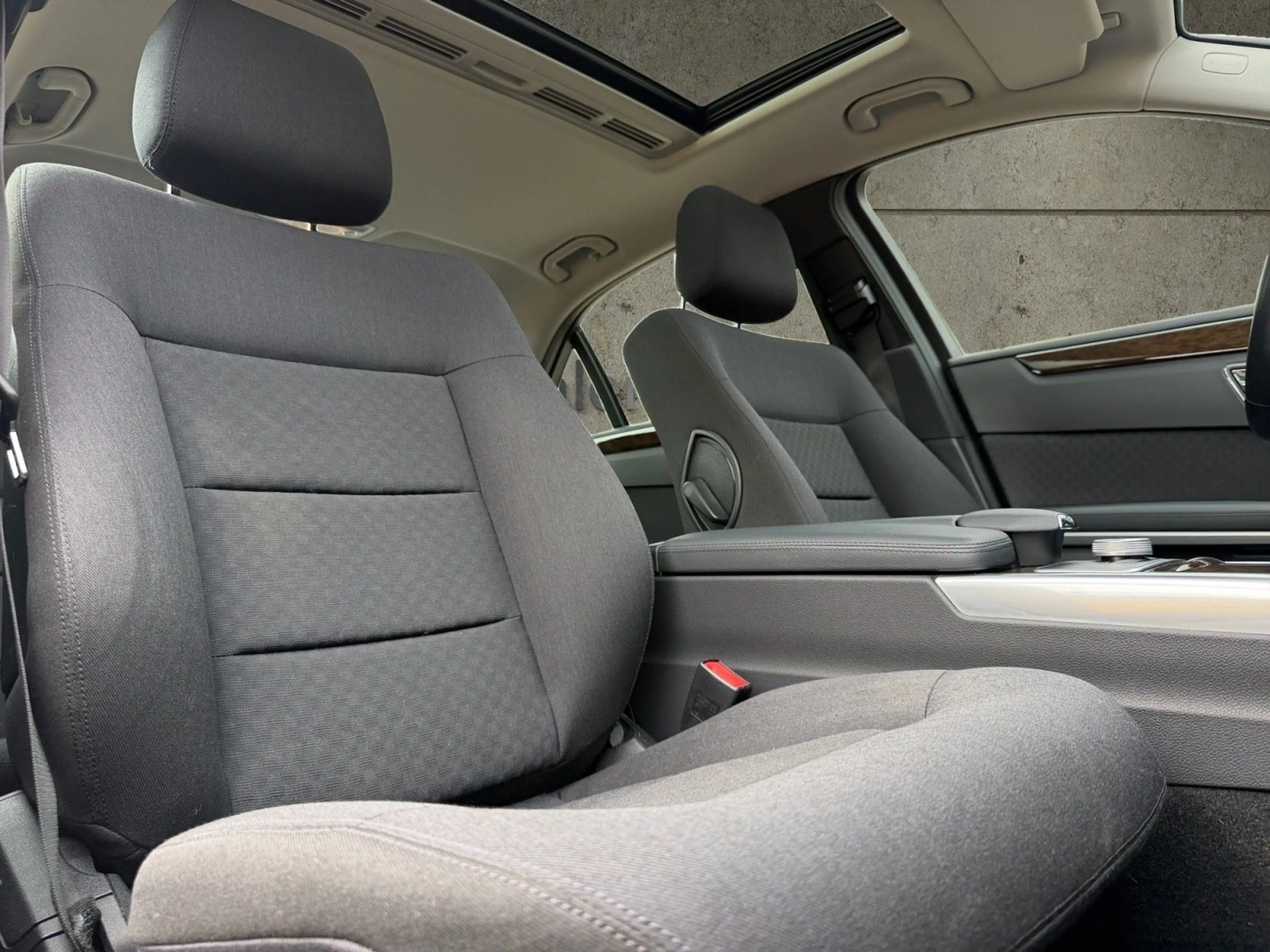 Mercedes-Benz E 350 E Limousine E 350 4Matic *NAVI*S-DACH*PDC* — photo 15