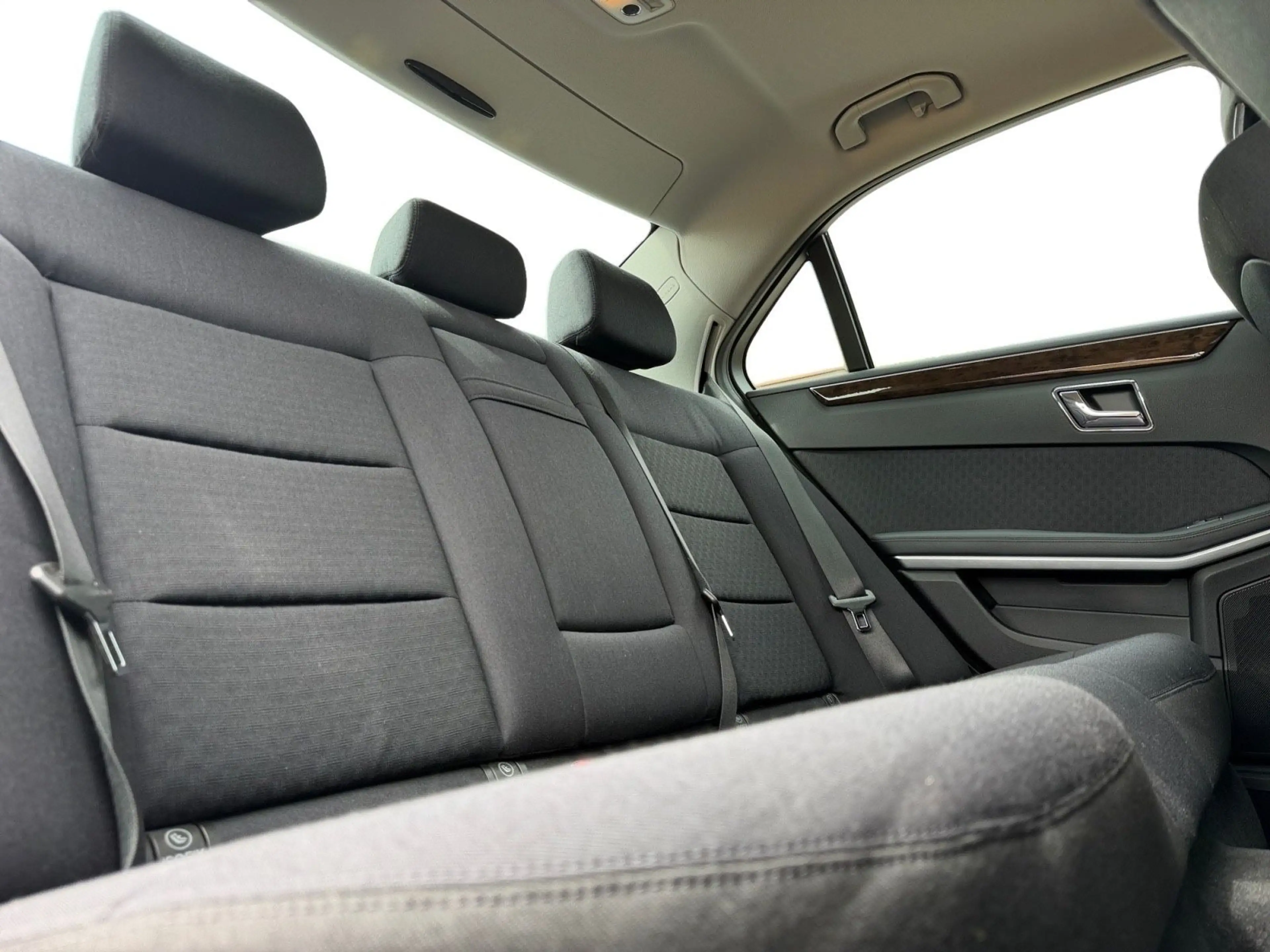 Mercedes-Benz E 350 E Limousine E 350 4Matic *NAVI*S-DACH*PDC* — photo 14