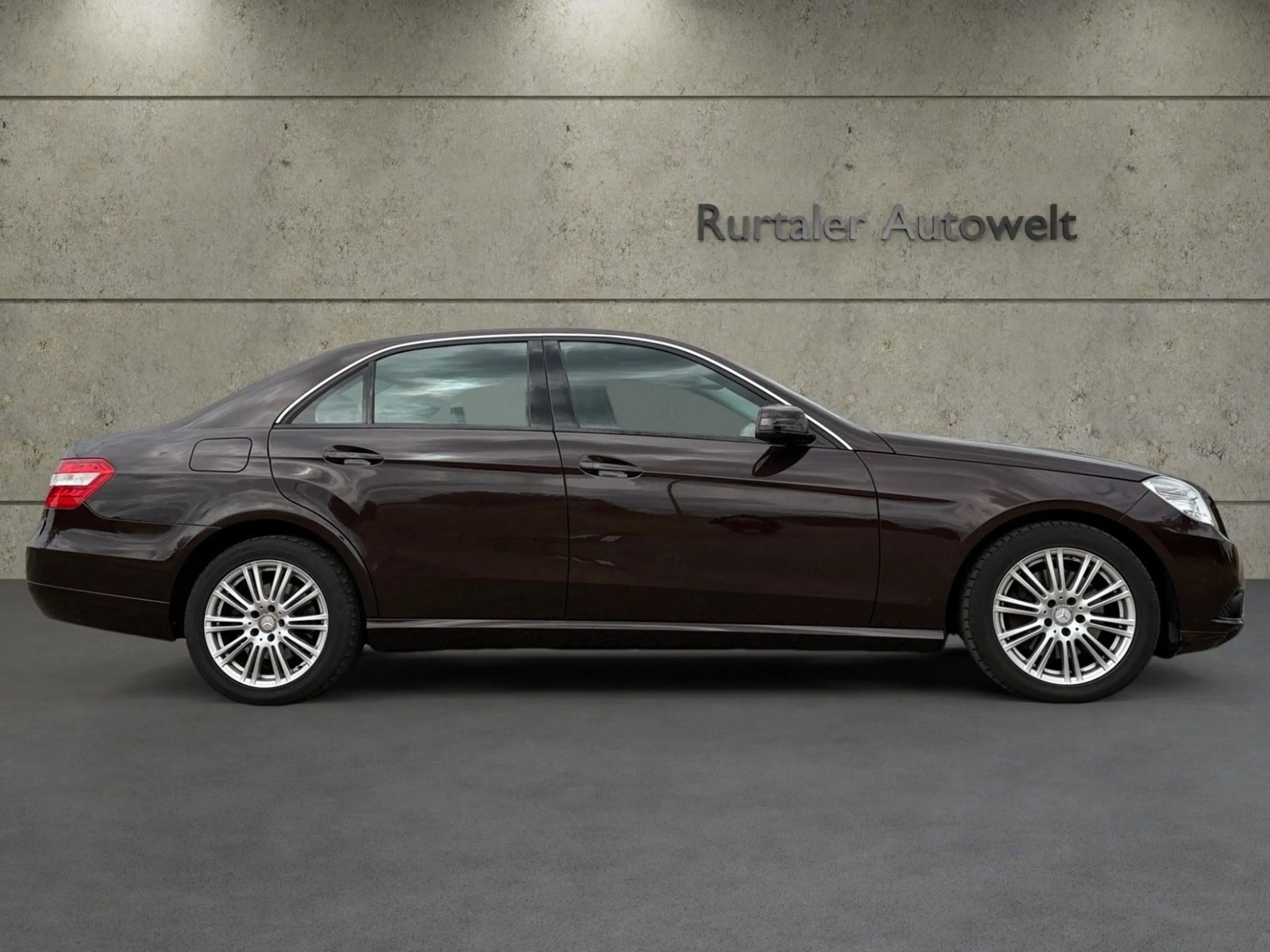 Mercedes-Benz E 350 E Limousine E 350 4Matic *NAVI*S-DACH*PDC* — photo 6