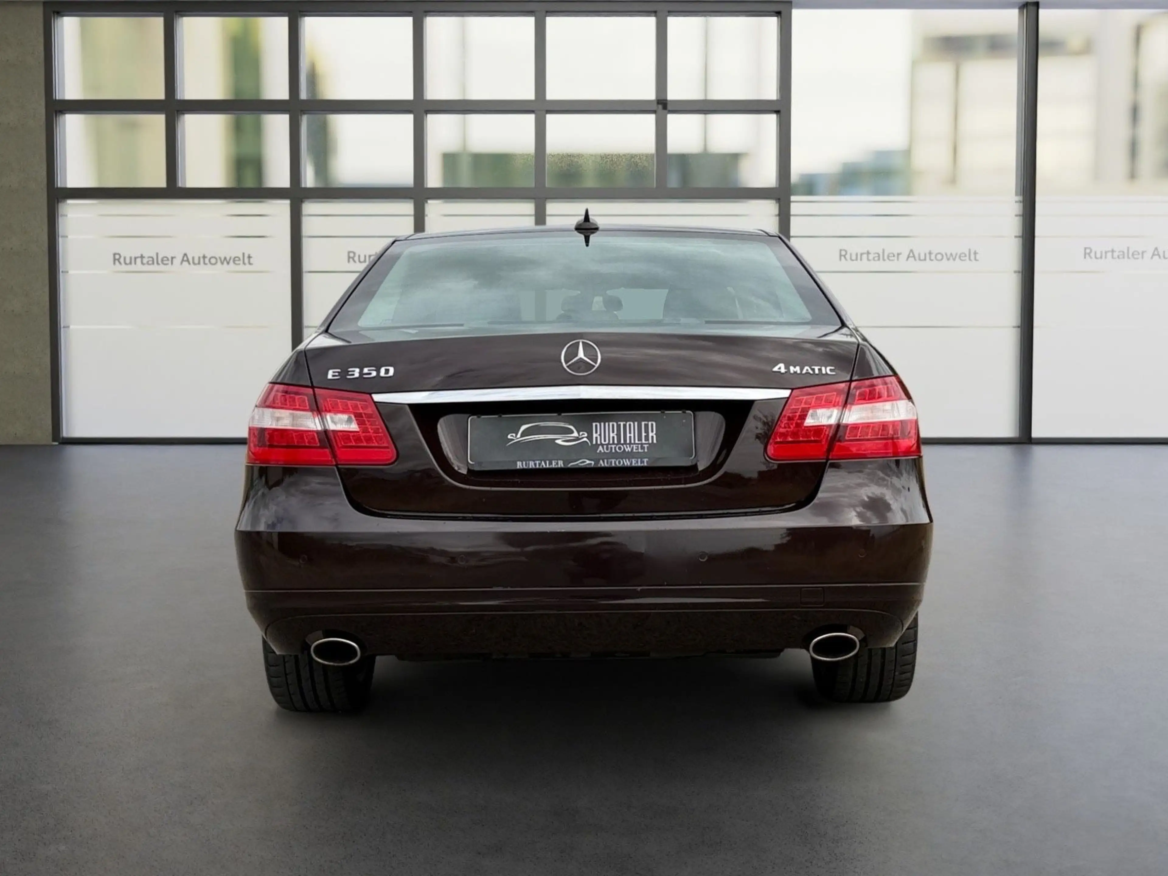 Mercedes-Benz E 350 E Limousine E 350 4Matic *NAVI*S-DACH*PDC* — photo 4
