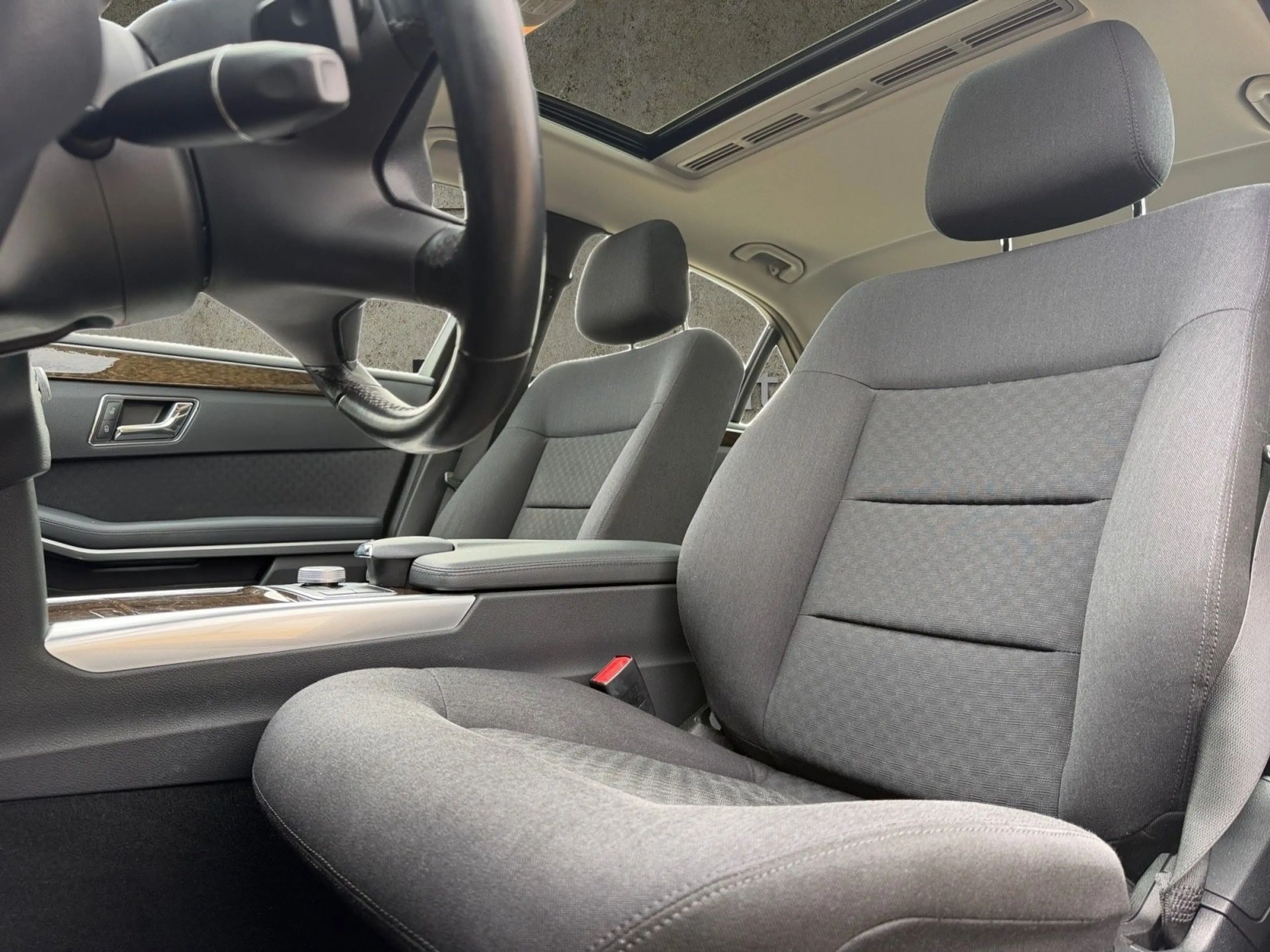 Mercedes-Benz E 350 E Limousine E 350 4Matic *NAVI*S-DACH*PDC* — photo 9