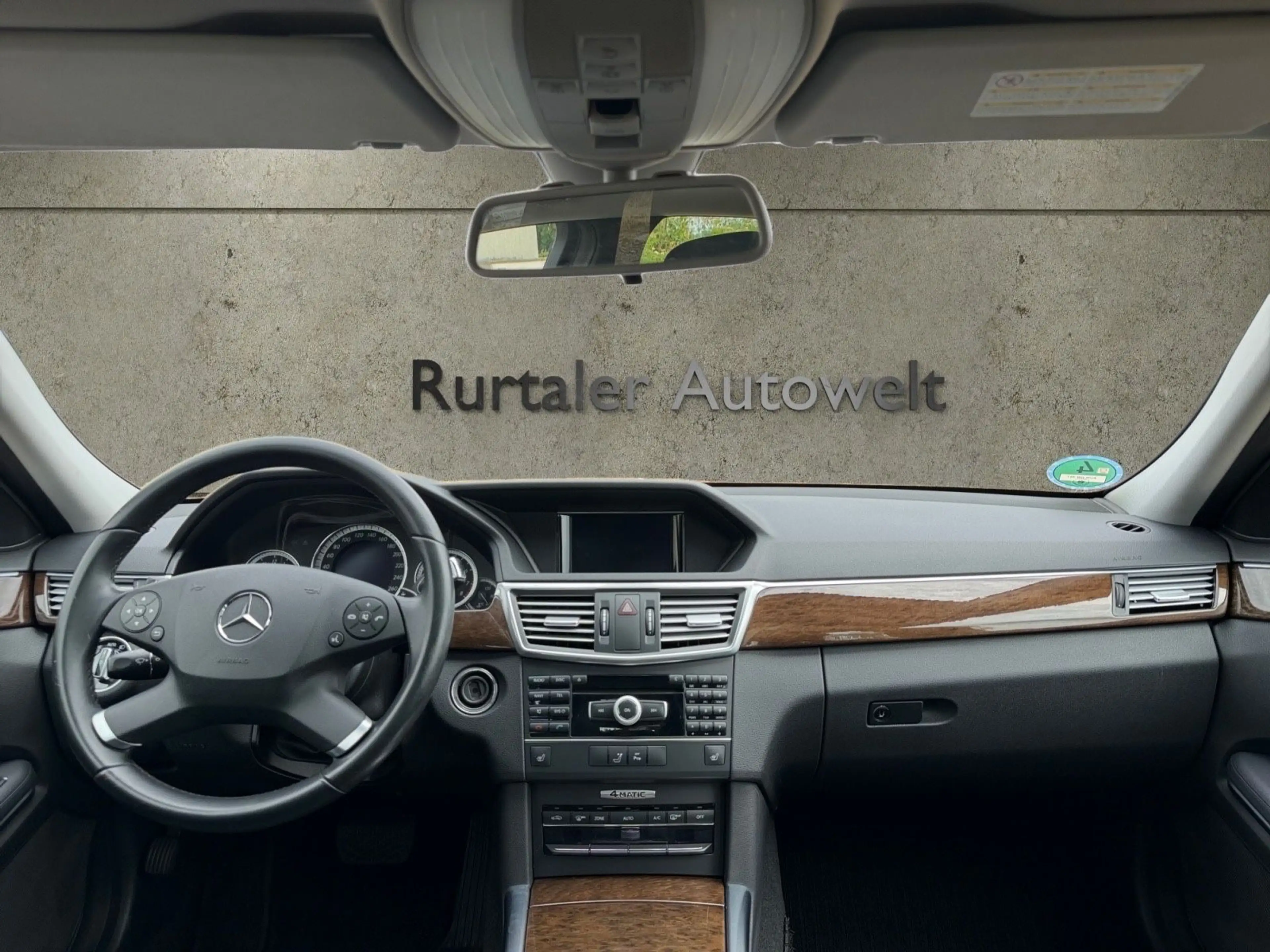 Mercedes-Benz E 350 E Limousine E 350 4Matic *NAVI*S-DACH*PDC* — photo 12