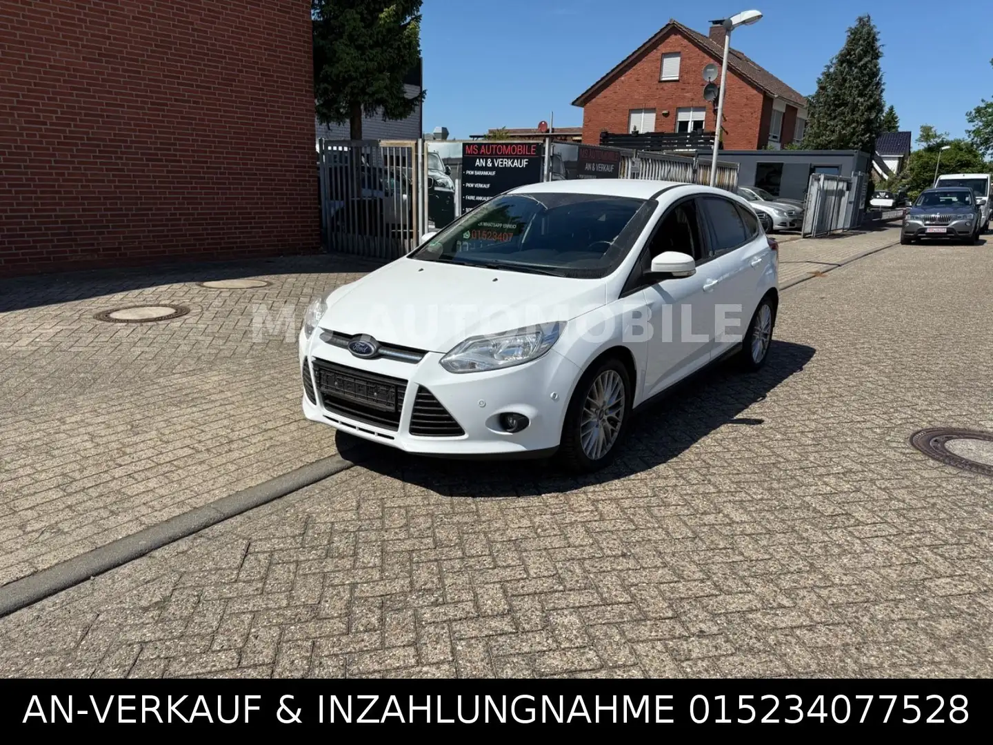 Ford Focus 1,6 Focus * LIMOUSINE* EDITION * 150-PS * Weiß - 1