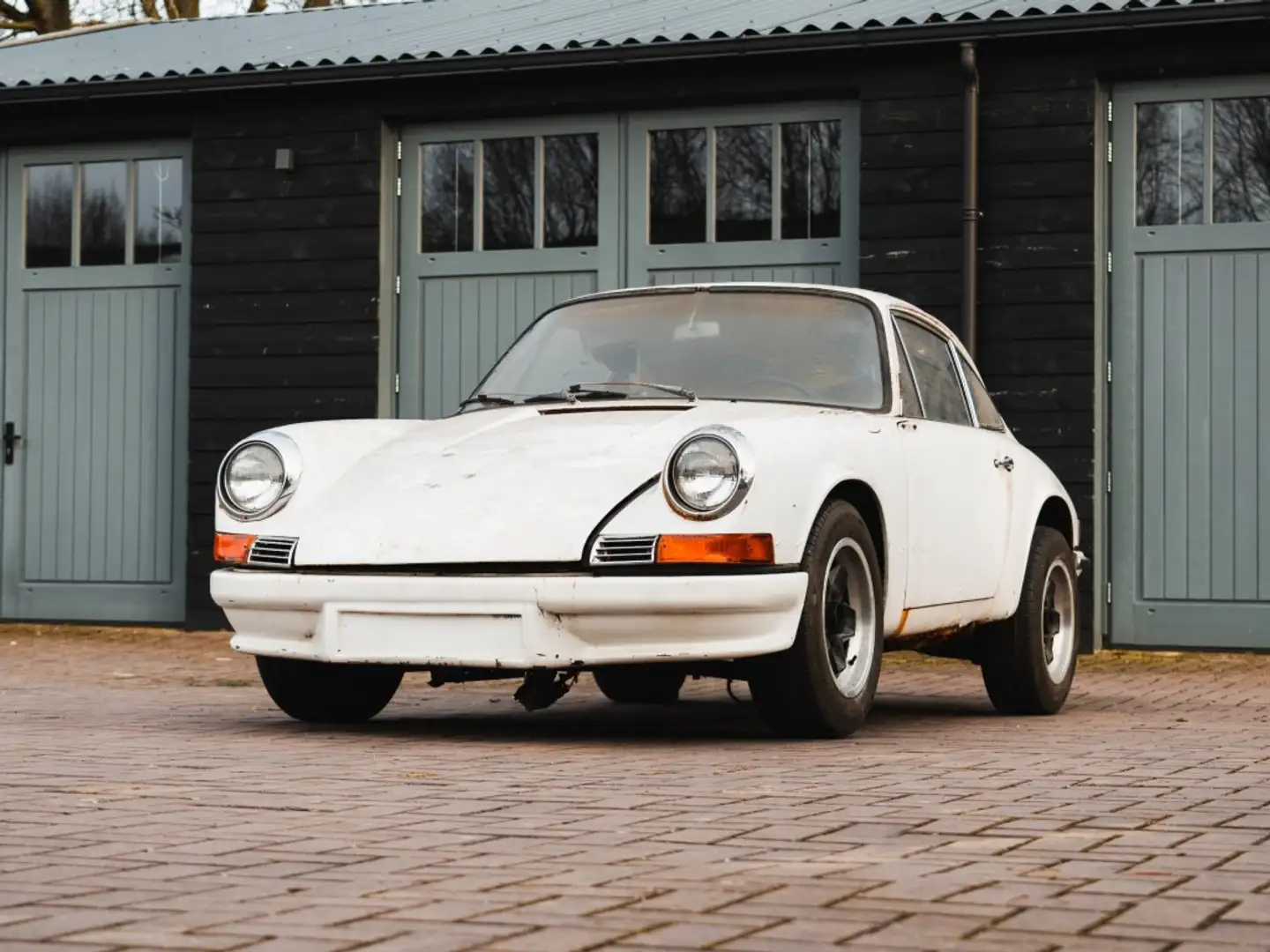Porsche 911 Restoration project Bílá - 2