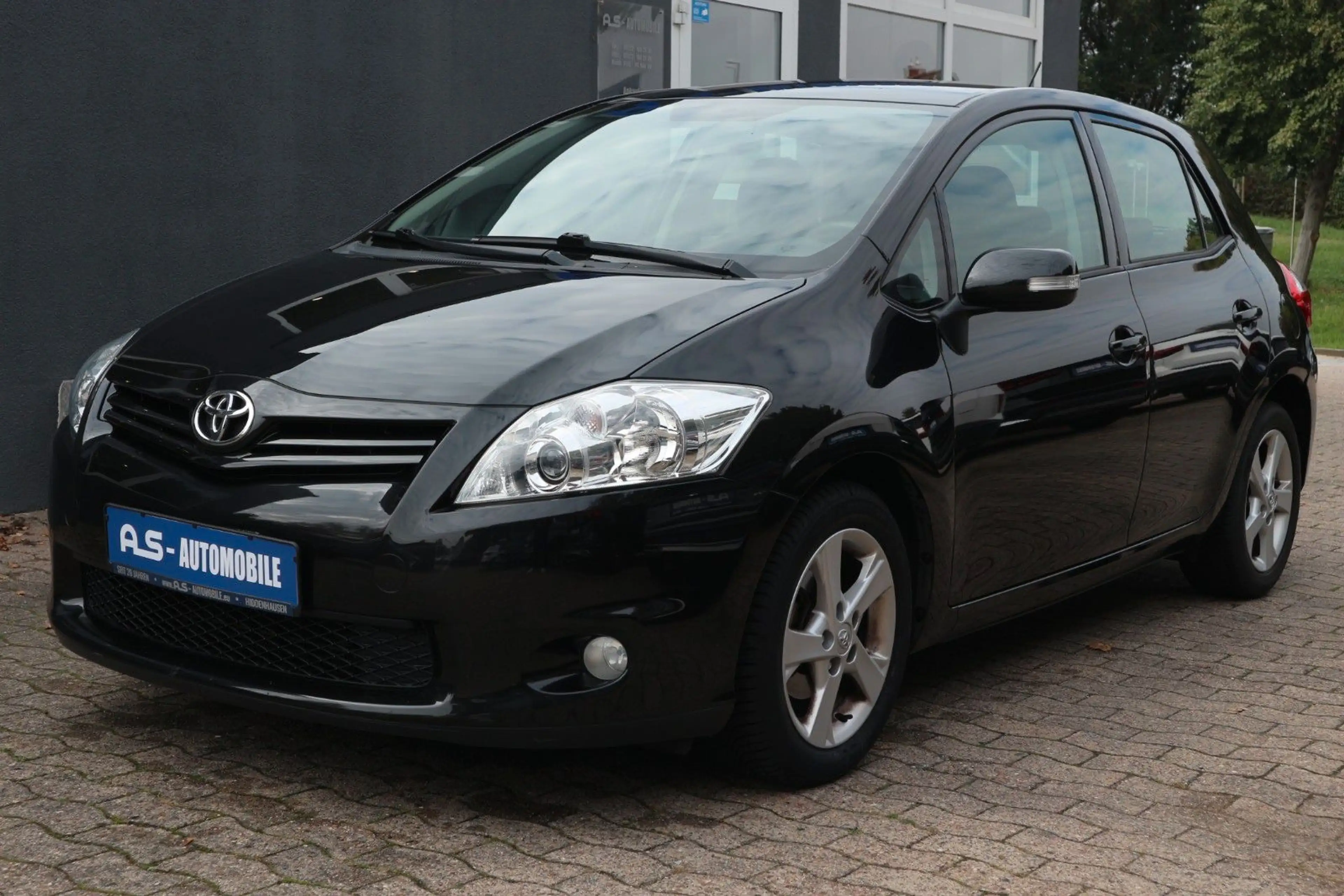 Toyota Auris Edition *1.HAND|TEMPO|PDC|KLIMA|AHK* — photo 3