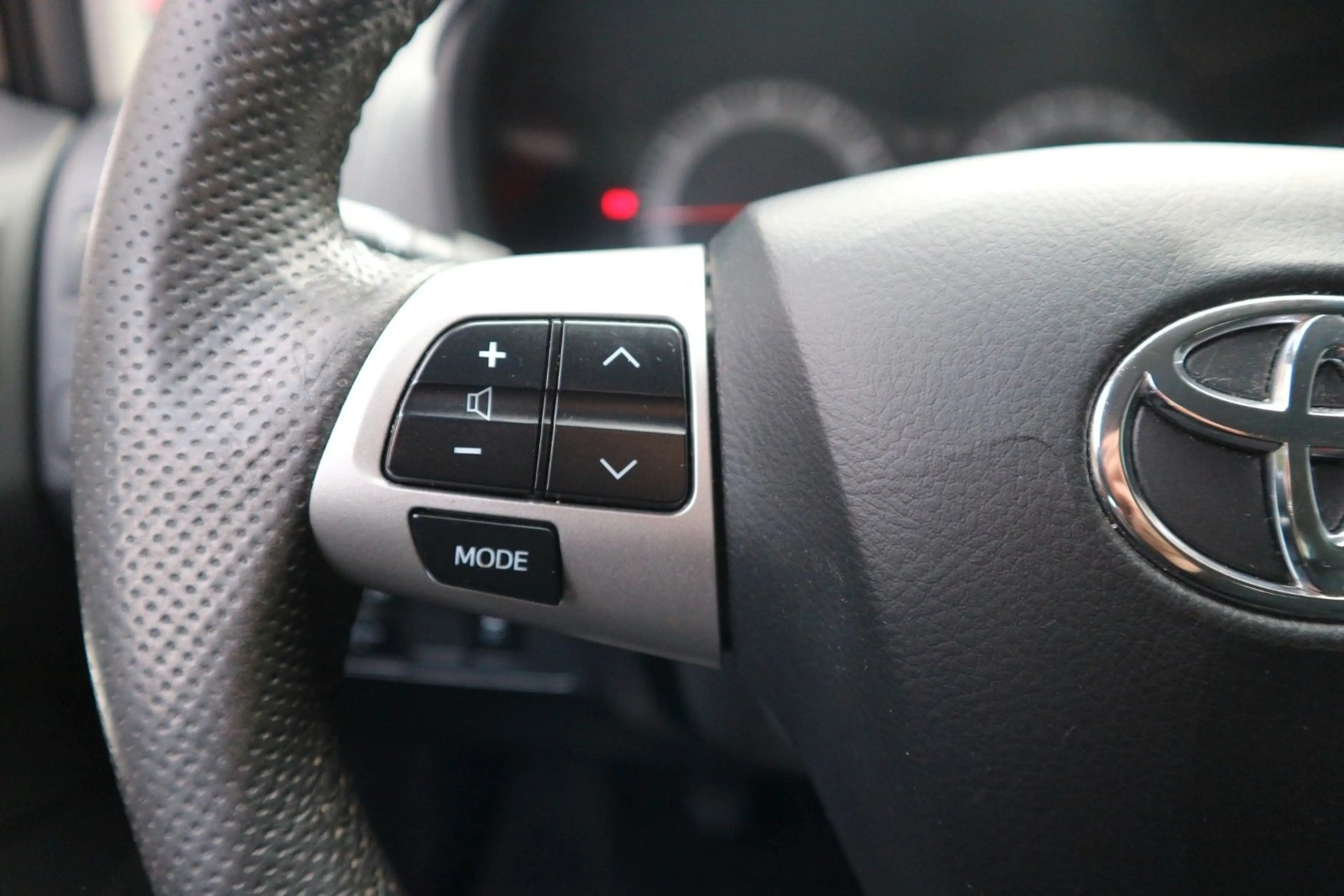 Toyota Auris Edition *1.HAND|TEMPO|PDC|KLIMA|AHK* — photo 13