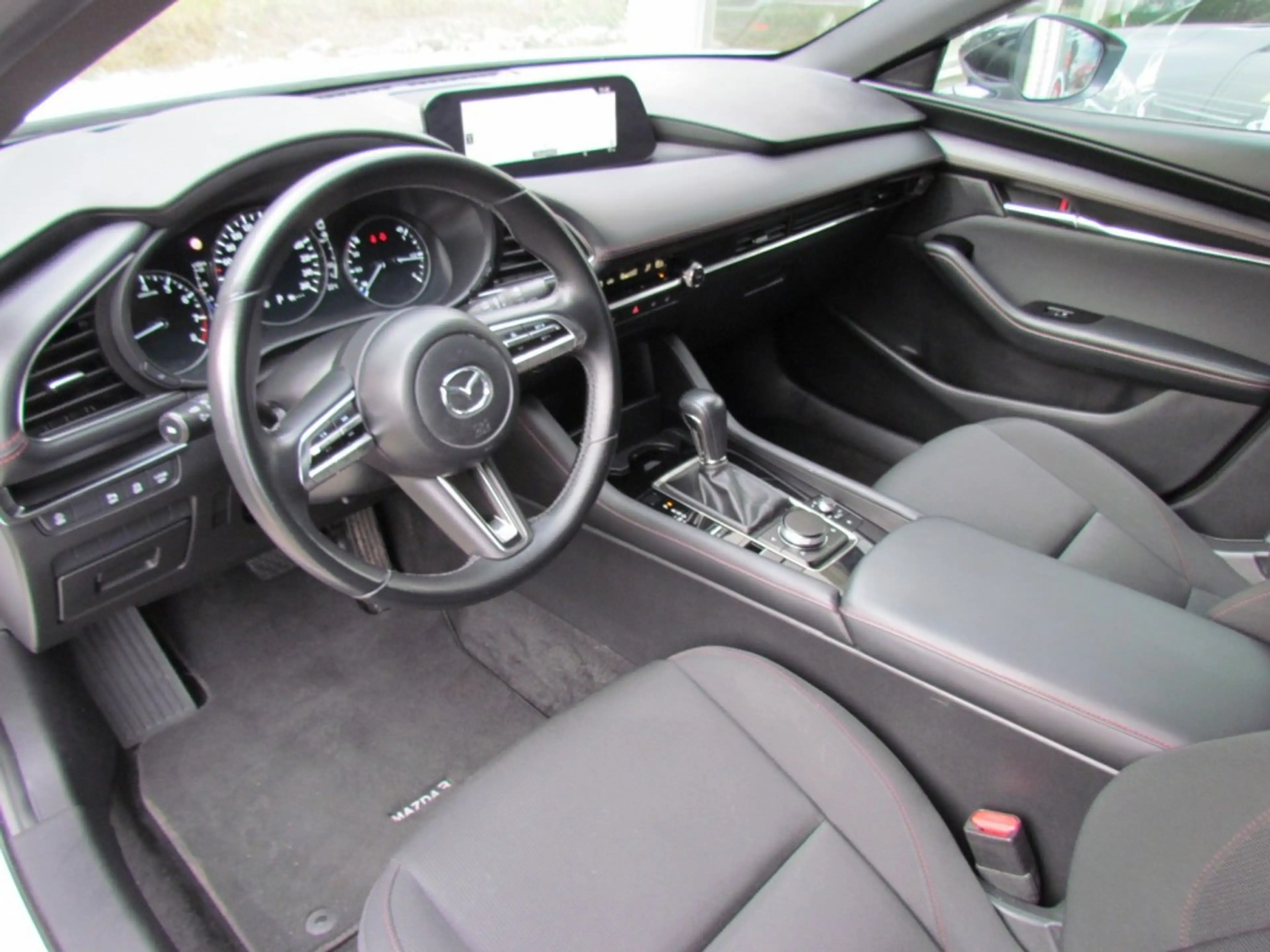 Mazda 3 2.0 E-Skyactiv-G 122pk HB5 6AT Homura — photo 10