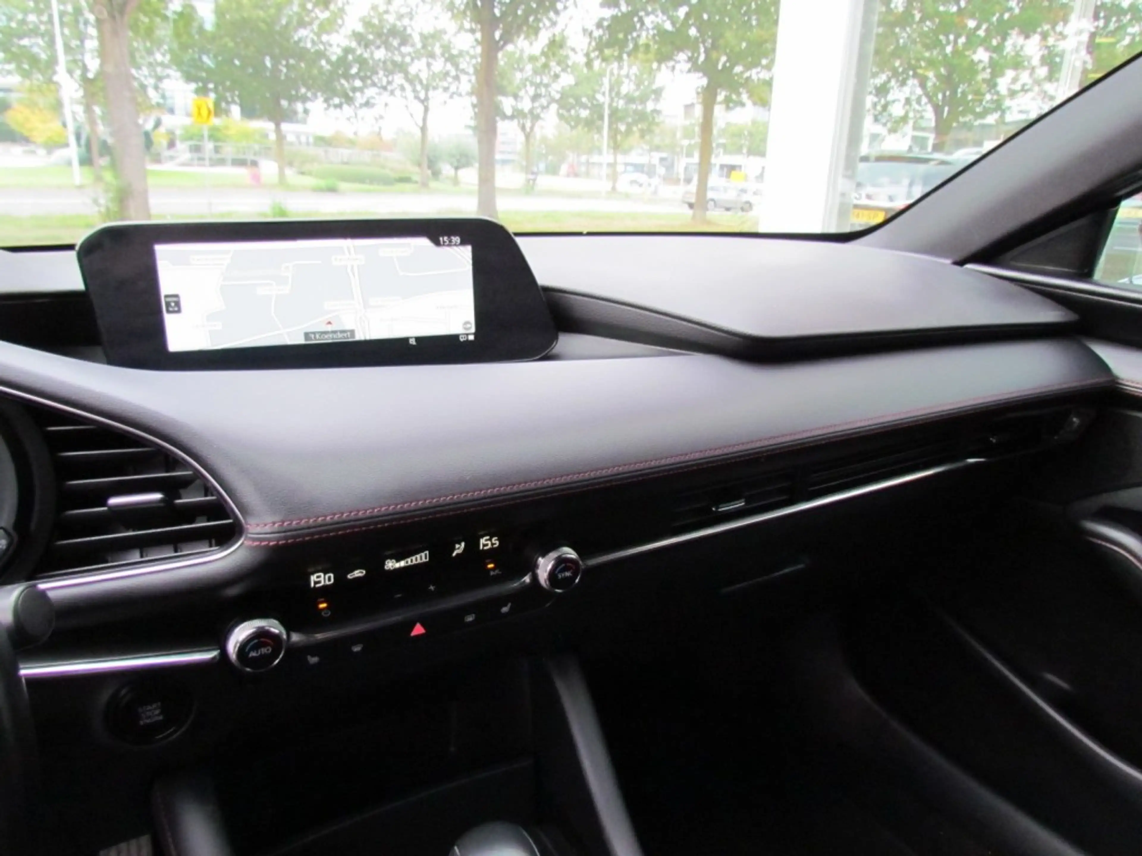 Mazda 3 2.0 E-Skyactiv-G 122pk HB5 6AT Homura — photo 15