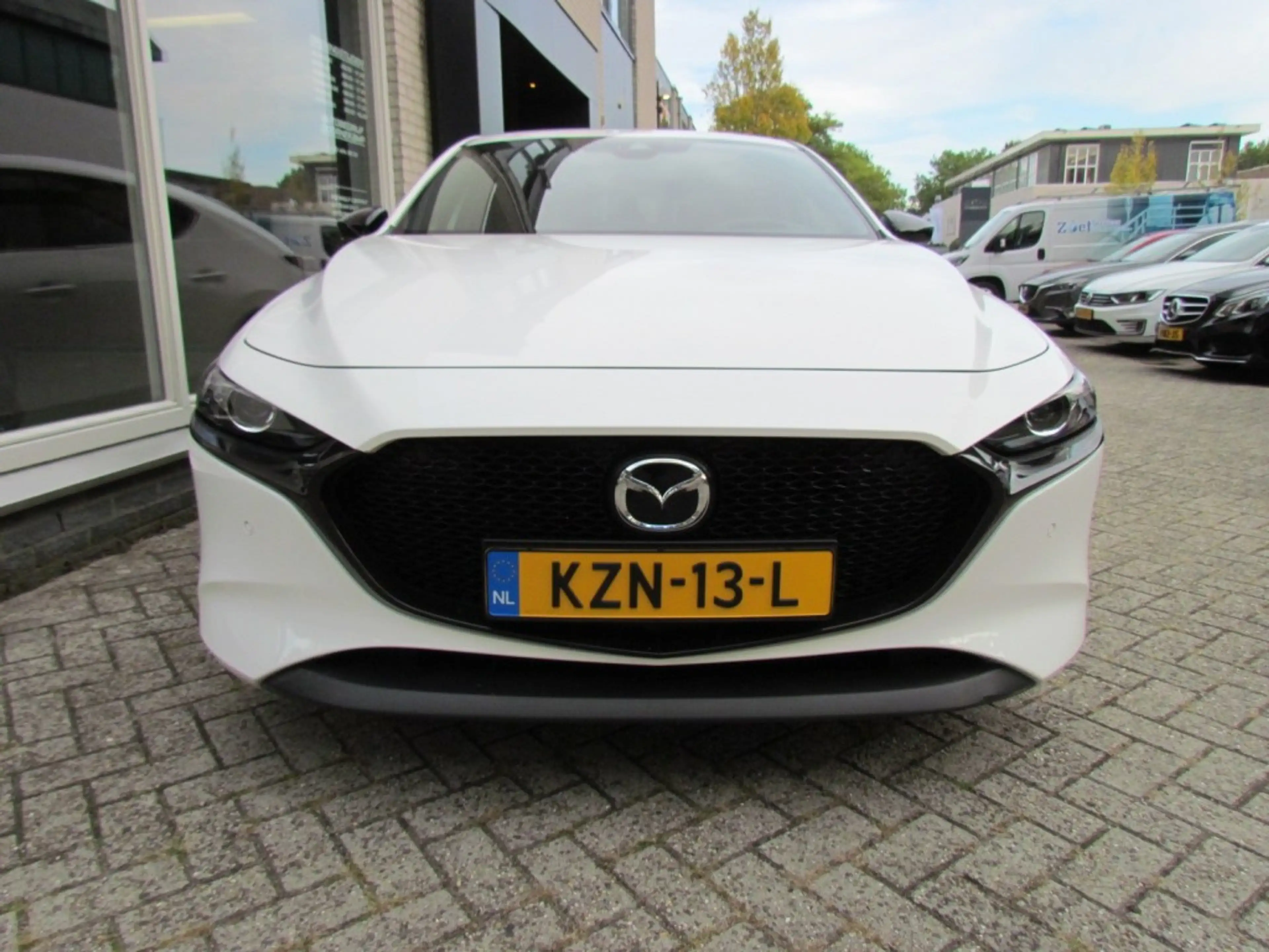 Mazda 3 2.0 E-Skyactiv-G 122pk HB5 6AT Homura — photo 4