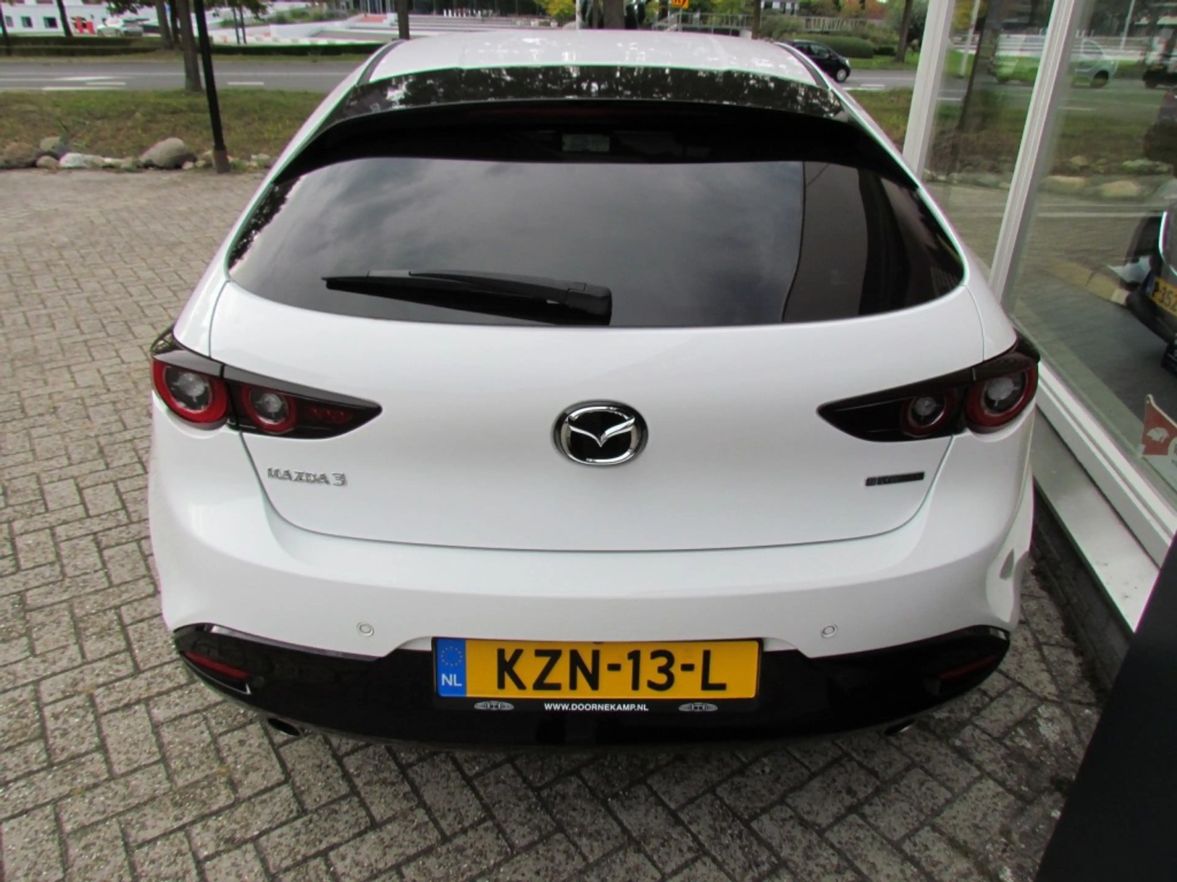 Mazda 3 2.0 E-Skyactiv-G 122pk HB5 6AT Homura — photo 6