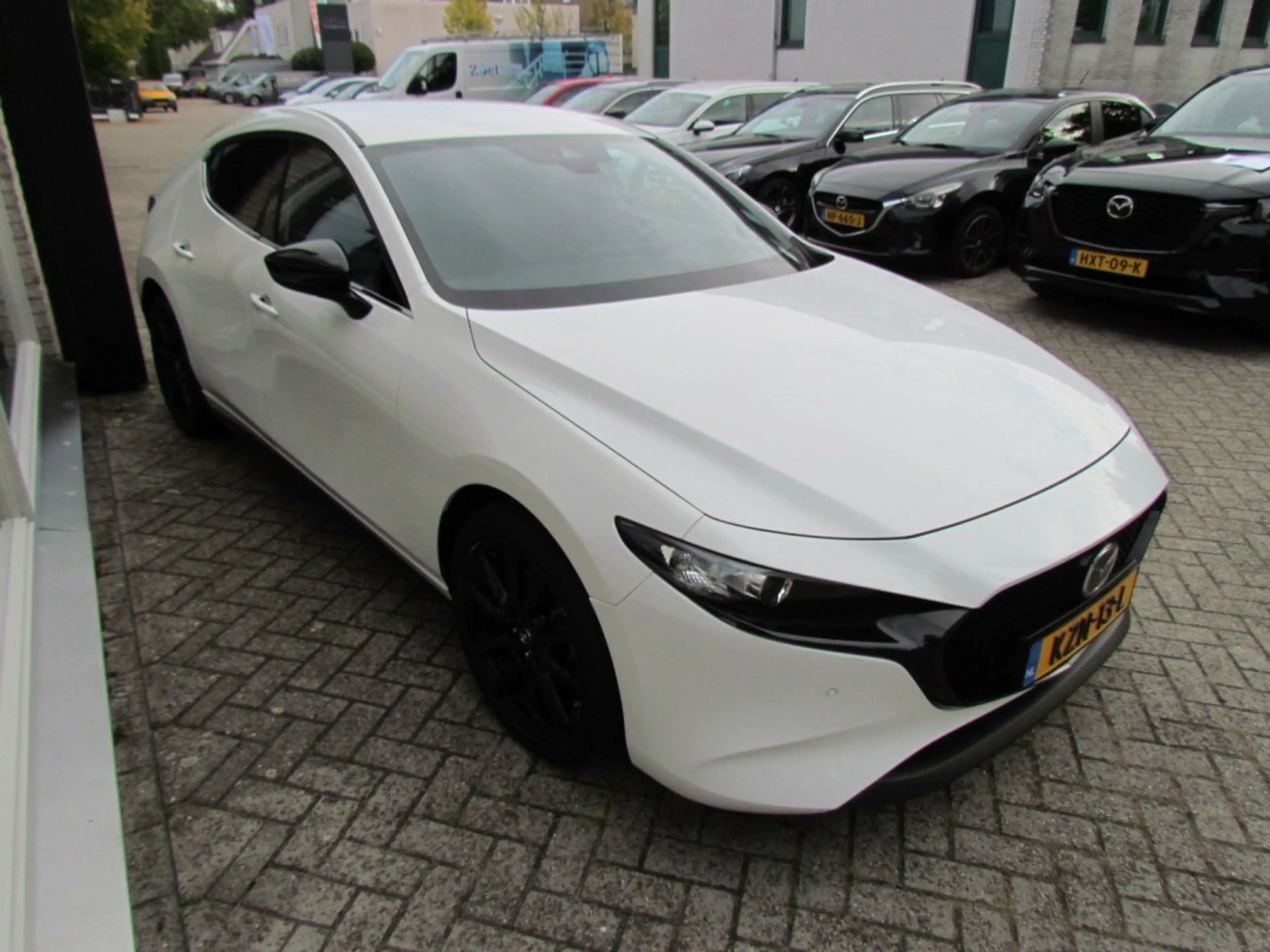 Mazda 3 2.0 E-Skyactiv-G 122pk HB5 6AT Homura — photo 5