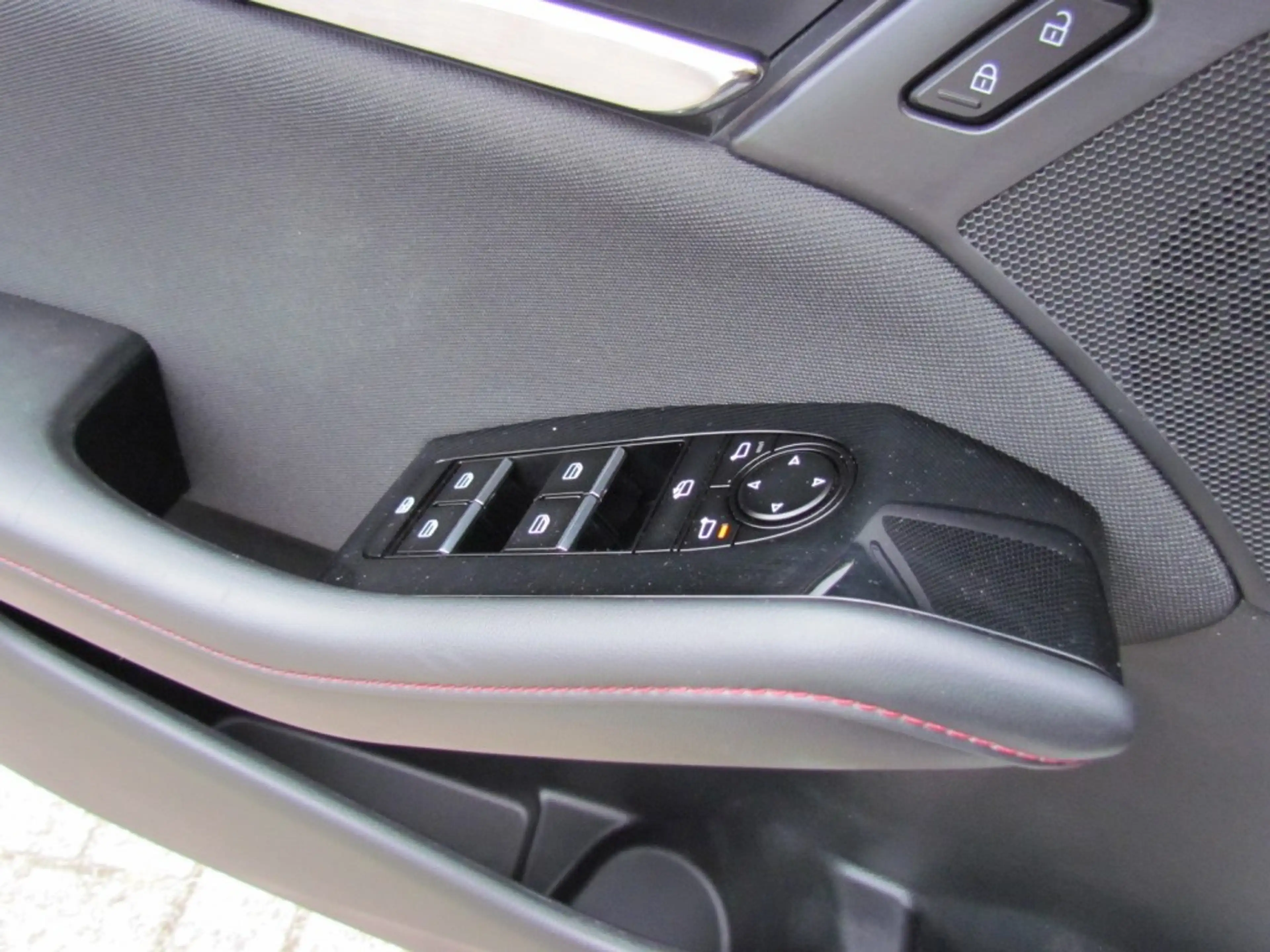 Mazda 3 2.0 E-Skyactiv-G 122pk HB5 6AT Homura — photo 9