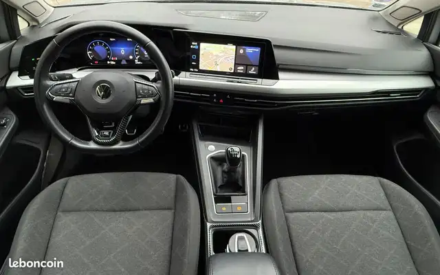 Volkswagen Golf view 9