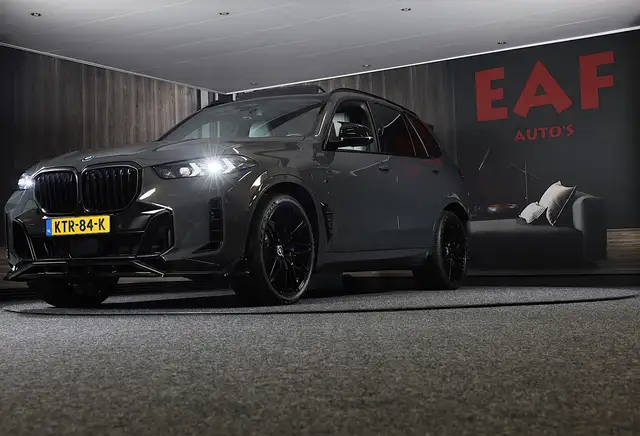 BMW X5 view 4