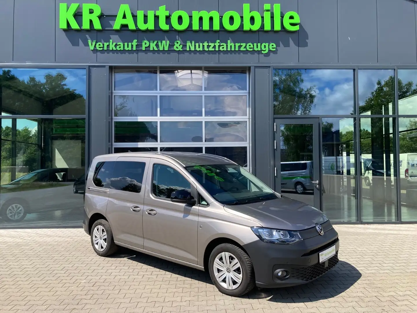 Volkswagen Caddy 2.0 TDi - DSG - Allwetter Beige - 1