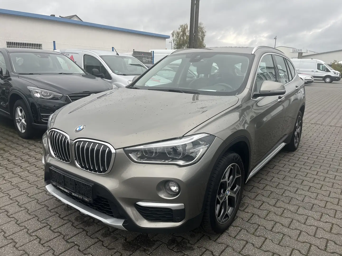 BMW X1 xDrive 18 d xLine 2.0 Diesel, EU6, Navi Gelb - 1