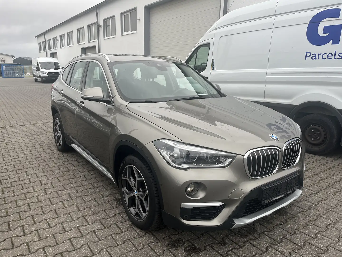 BMW X1 xDrive 18 d xLine 2.0 Diesel, EU6, Navi Gelb - 2