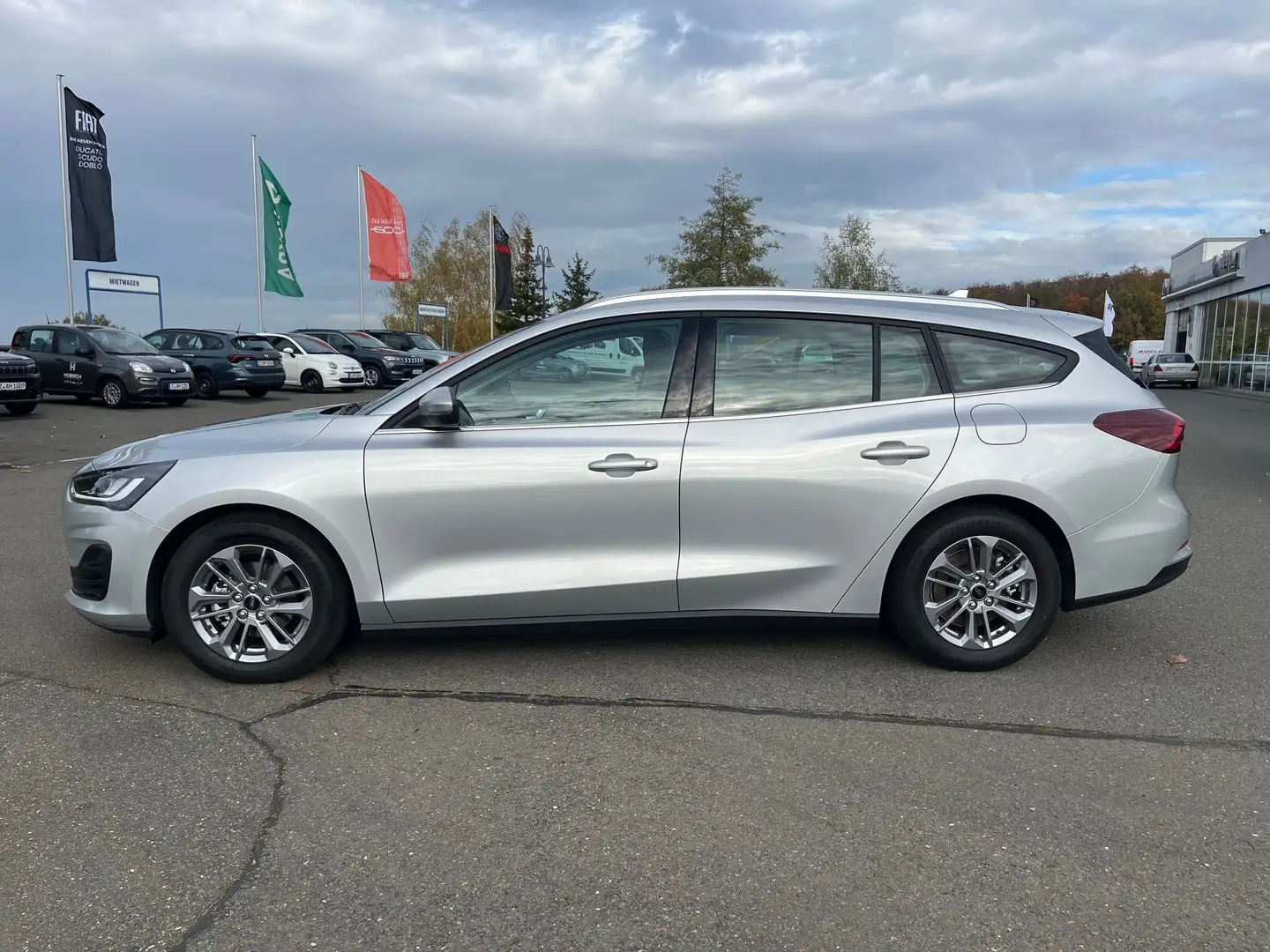 Ford Focus 1.0 Ecoboost MHEV Turnier Titanium - LED+SHZ+PDC Silber - 2