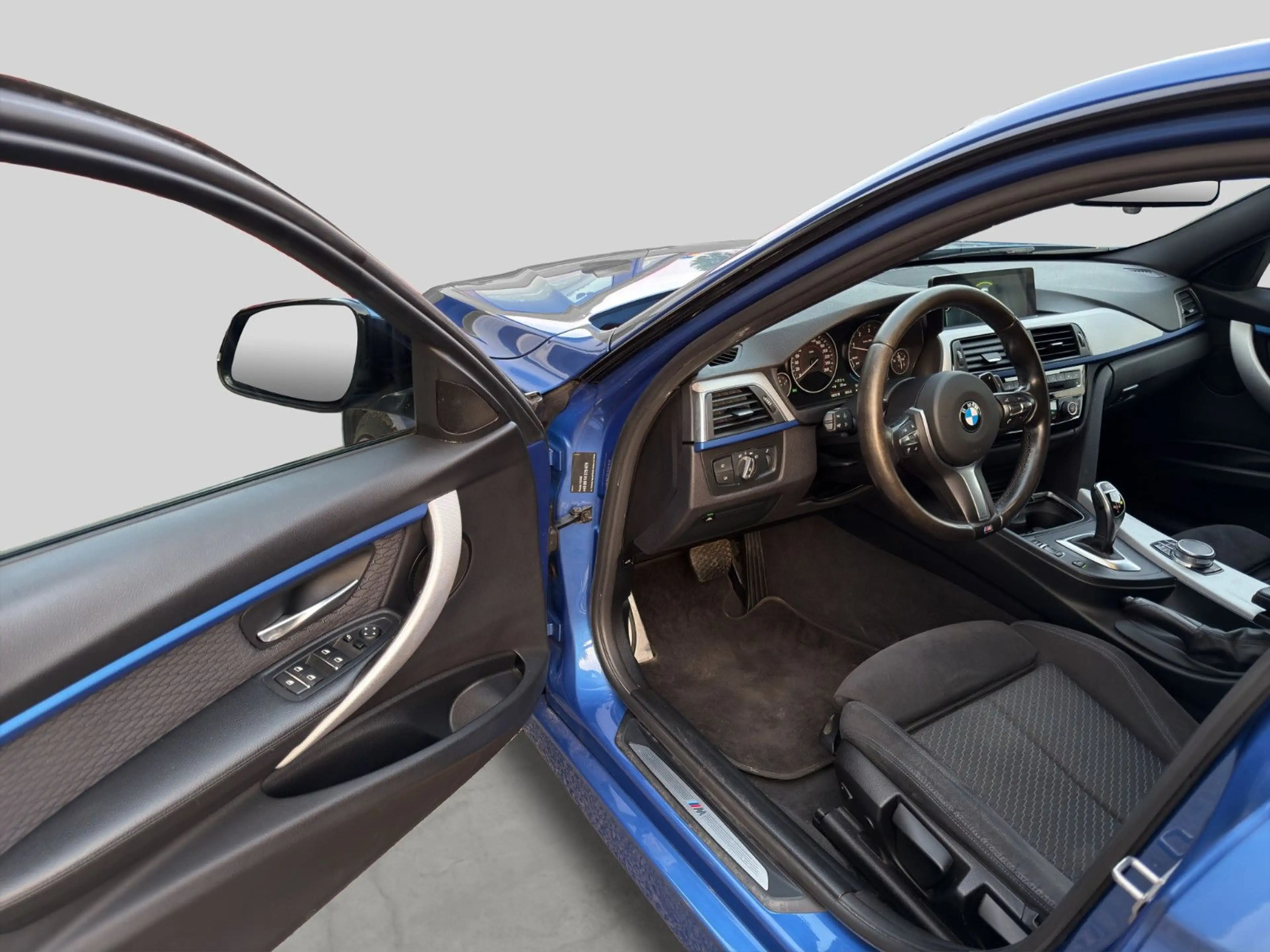 BMW 325 d Touring Aut. M Paket LED NAV APP ALCANTARA — photo 11