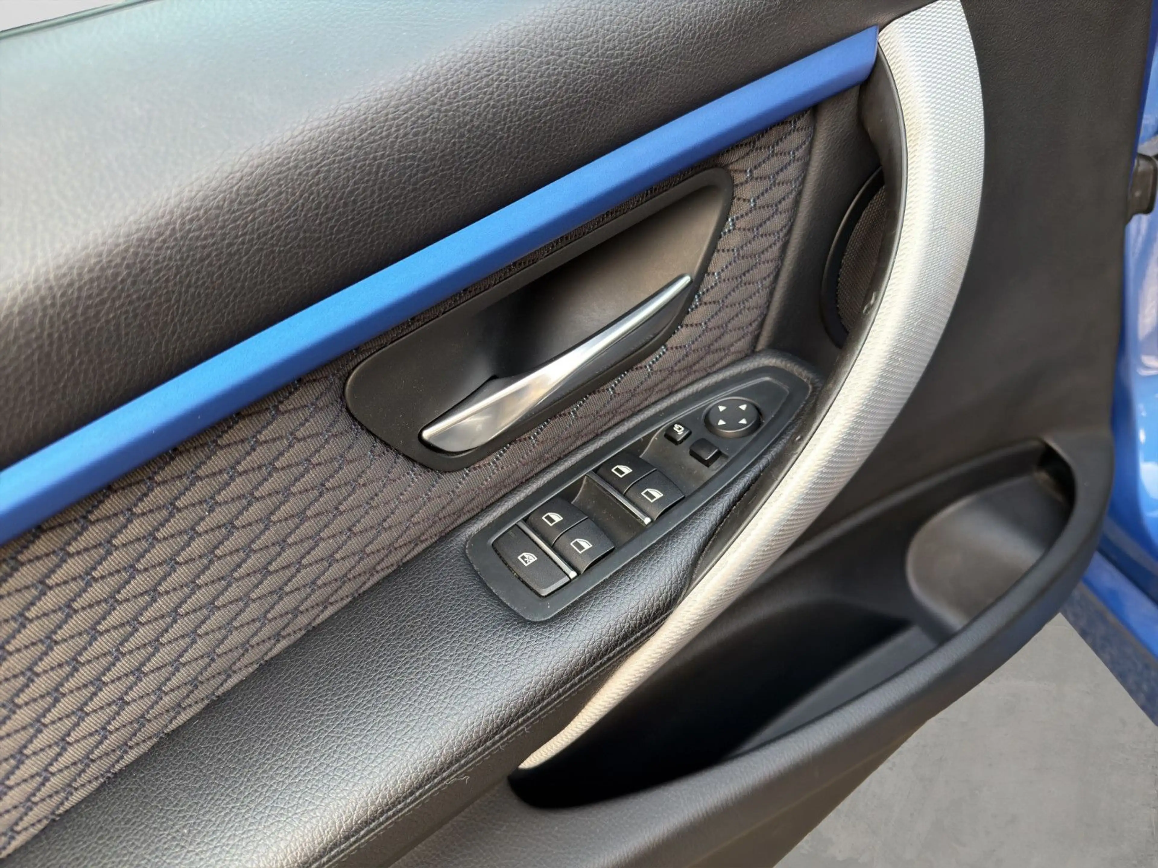 BMW 325 d Touring Aut. M Paket LED NAV APP ALCANTARA — photo 13