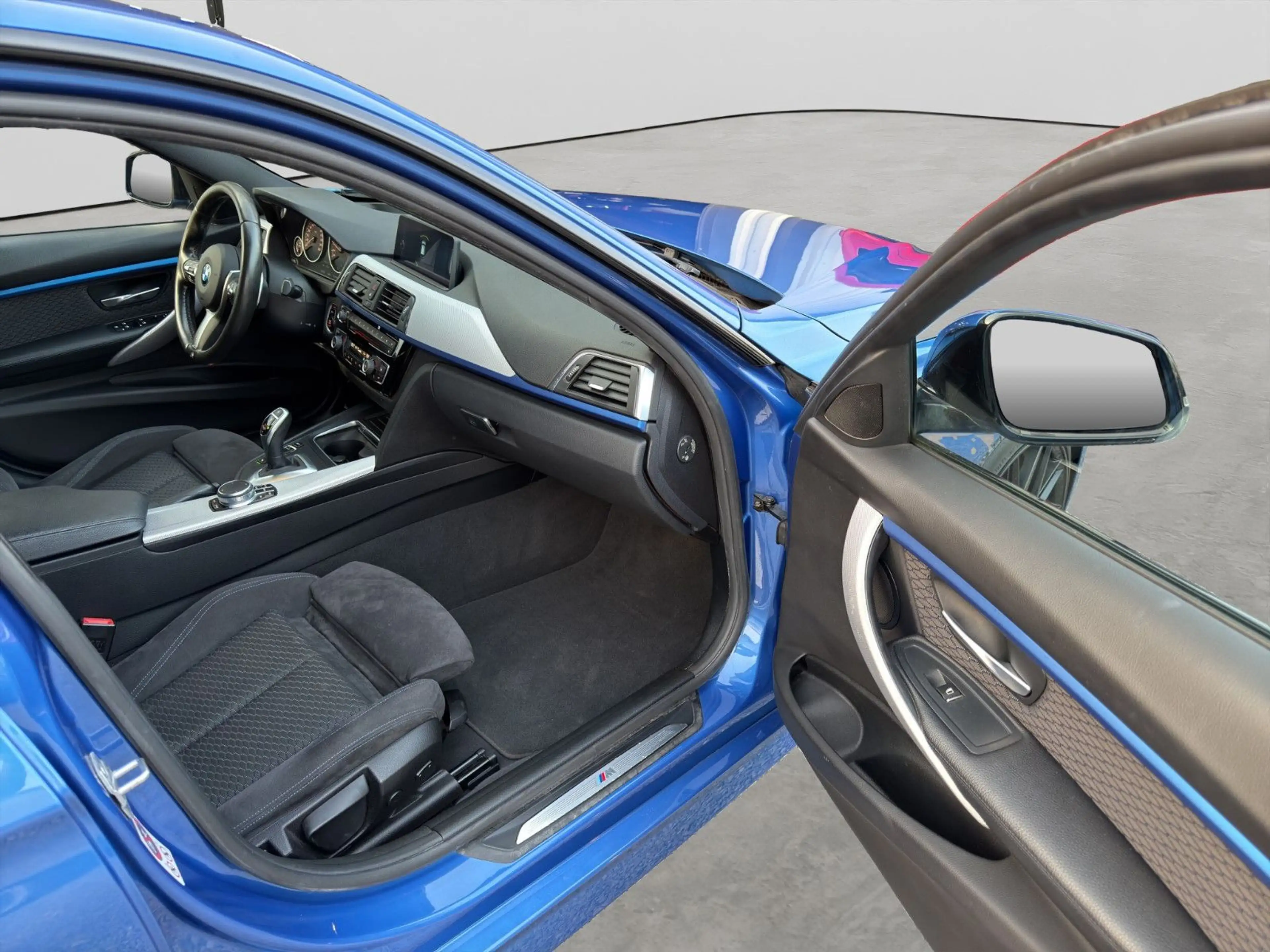 BMW 325 d Touring Aut. M Paket LED NAV APP ALCANTARA — photo 15