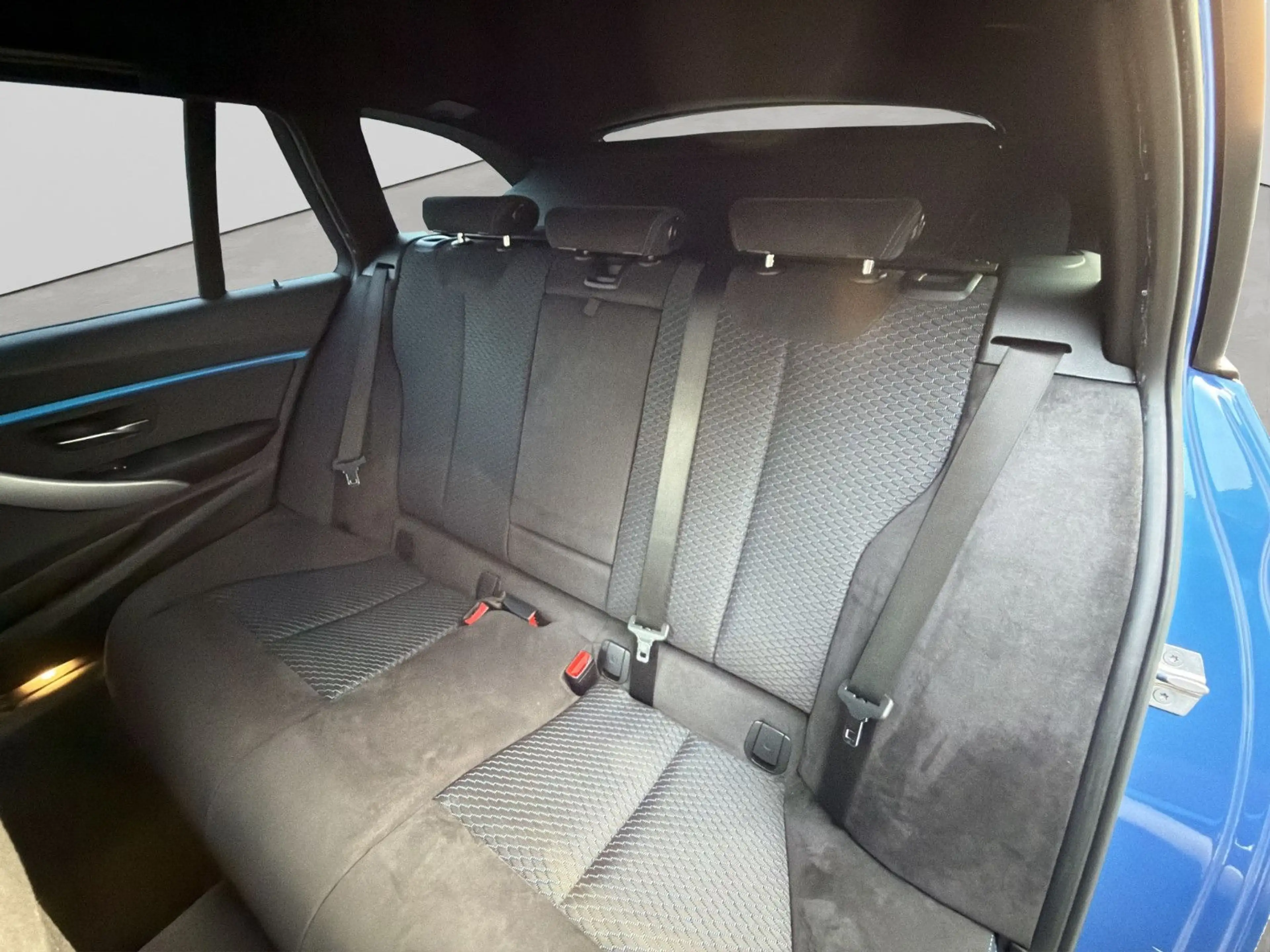 BMW 325 d Touring Aut. M Paket LED NAV APP ALCANTARA — photo 14