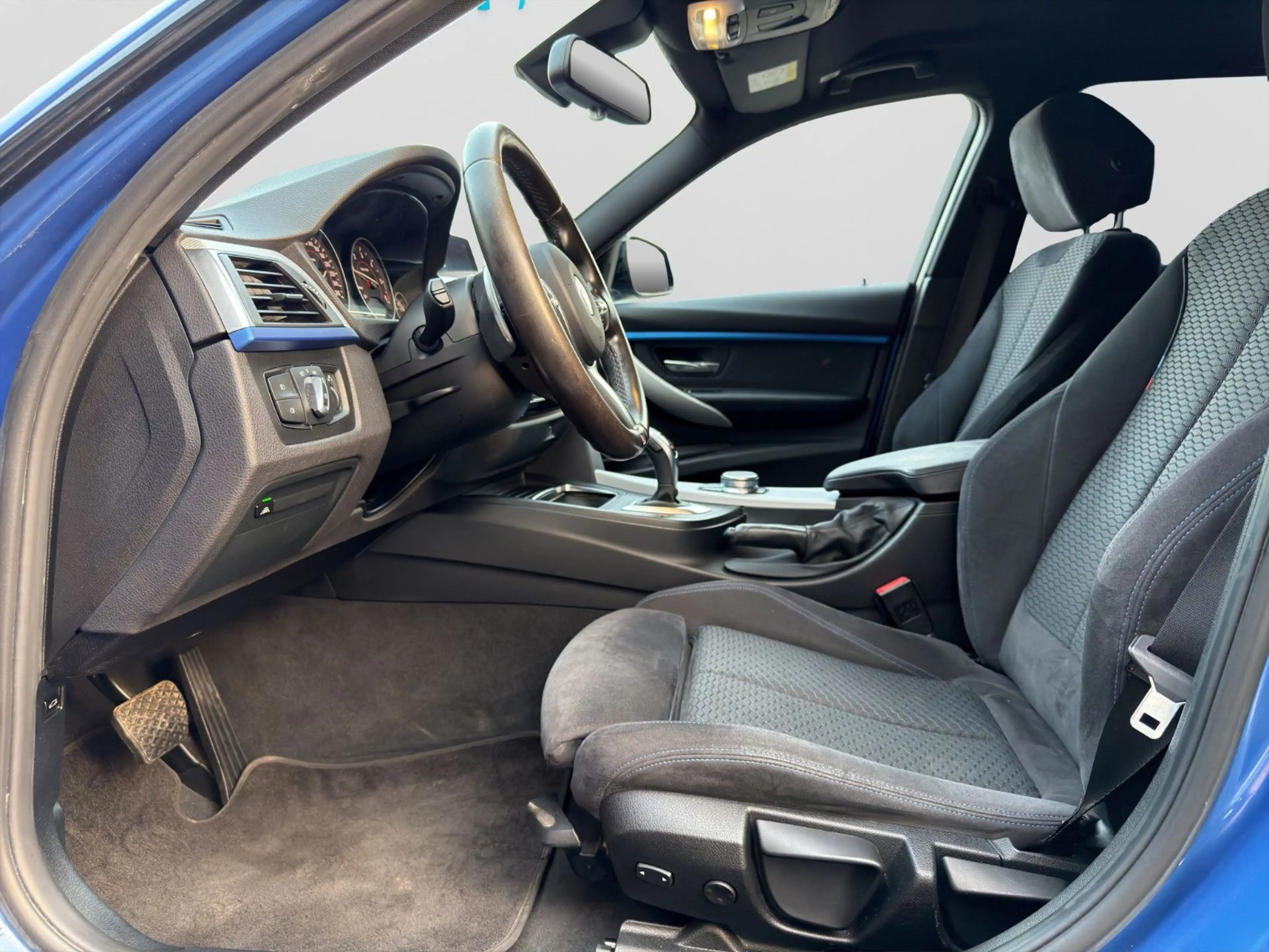 BMW 325 d Touring Aut. M Paket LED NAV APP ALCANTARA — photo 12