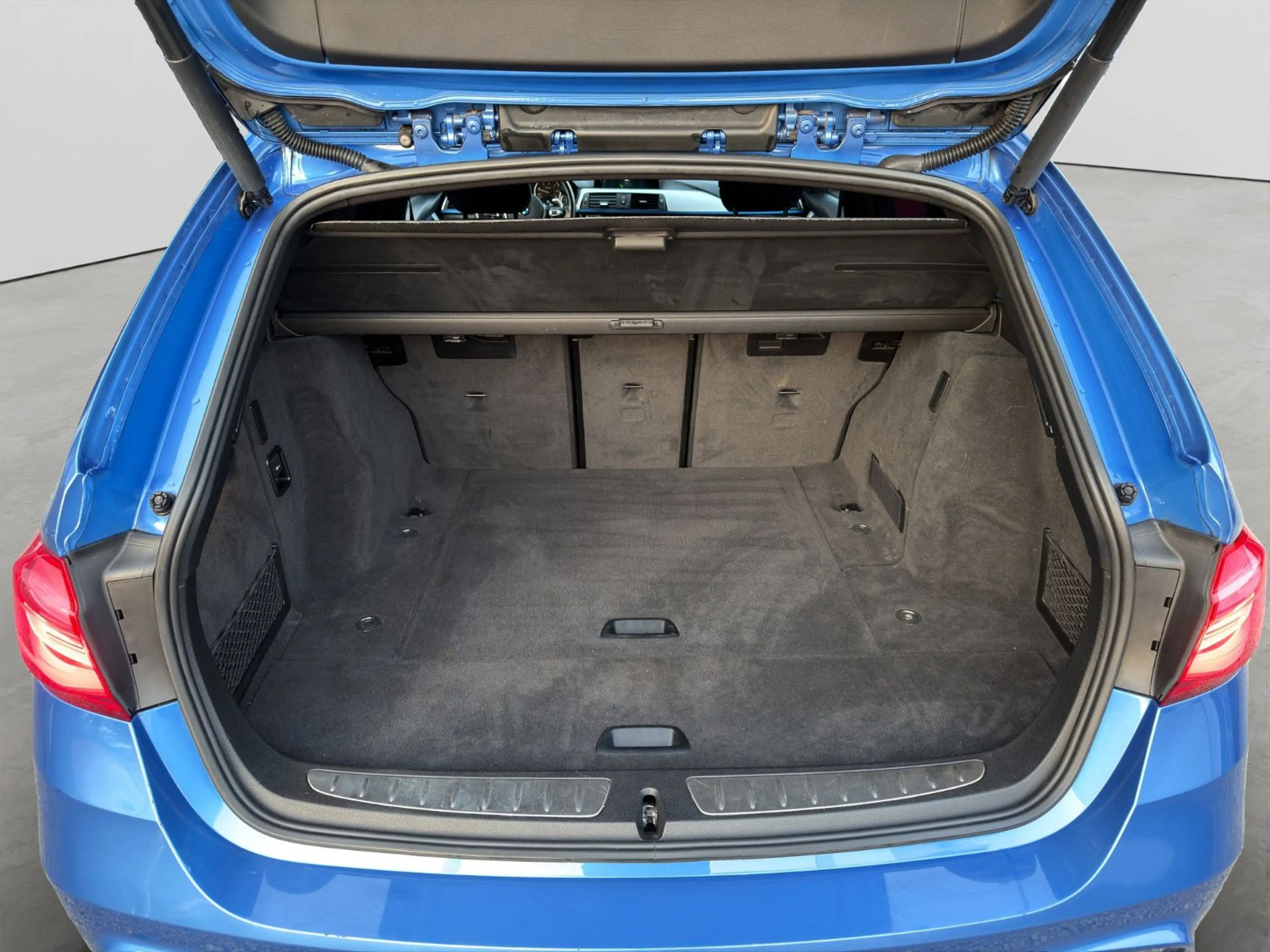 BMW 325 d Touring Aut. M Paket LED NAV APP ALCANTARA — photo 10