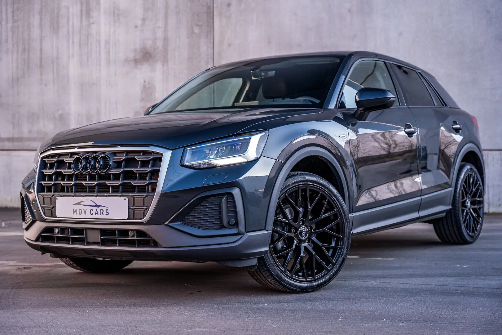 Audi Q2 S-LINELOOK 35 TFSI Sport S tronic Grijs - 1