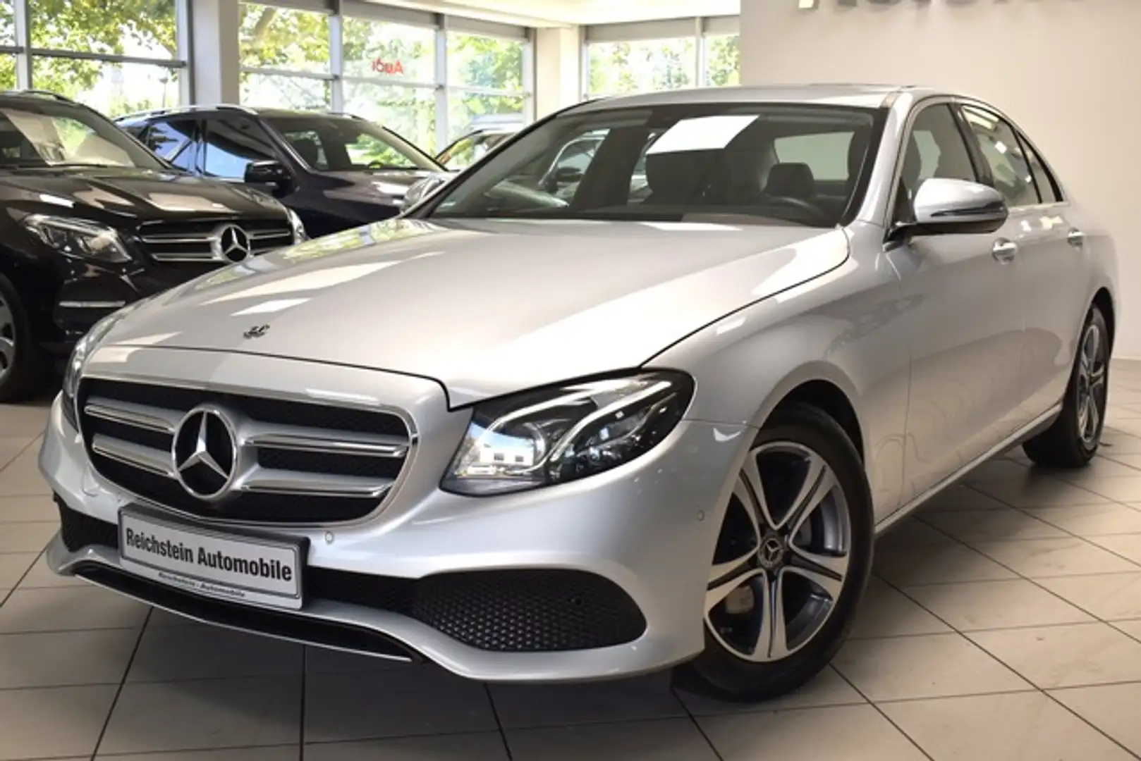 Mercedes-Benz E 200 d AVANT TOTW KAMERA COMAND LED MB SCHECKH Silber - 1